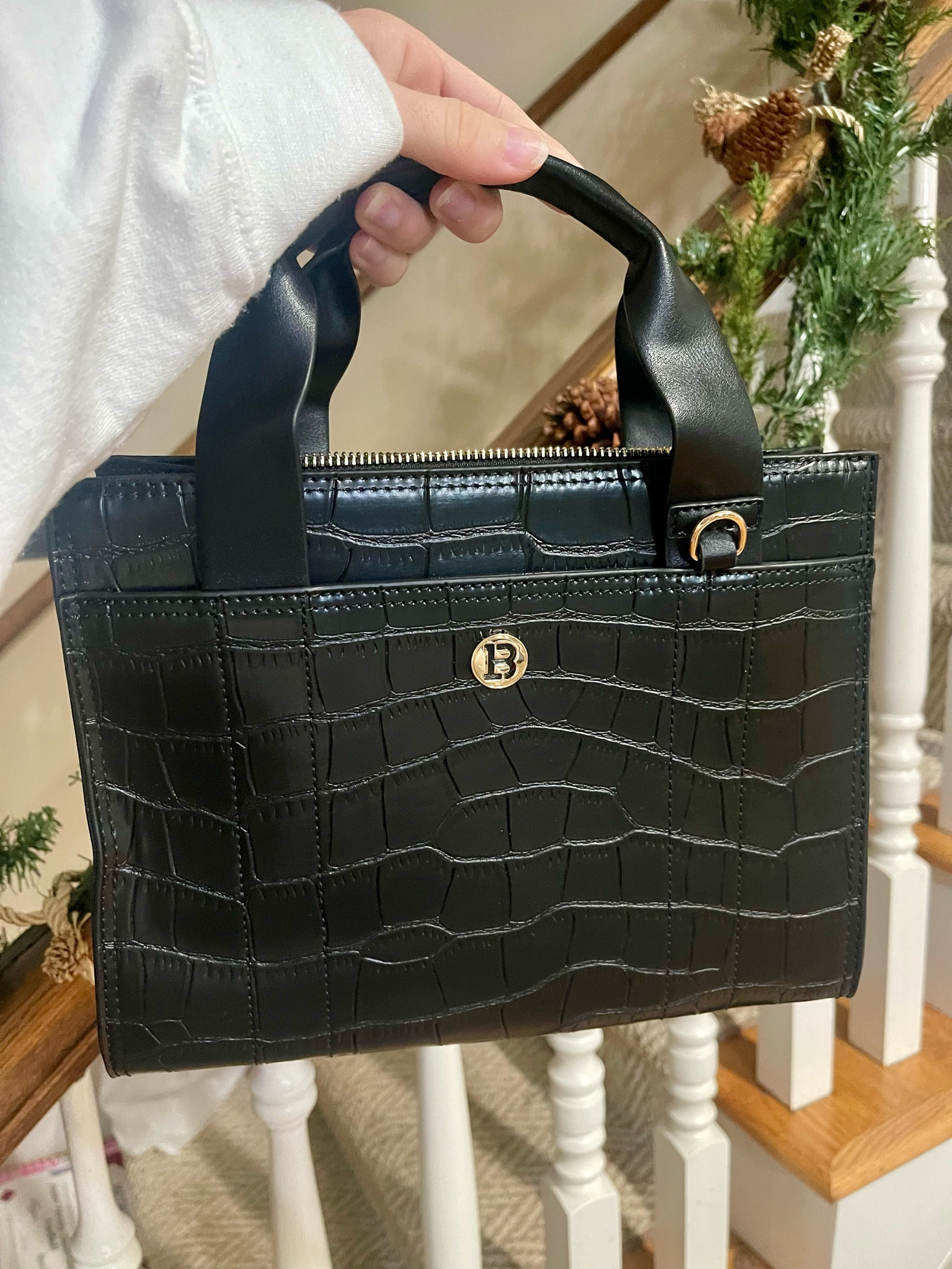 Crossbody bag, black handbag 

#LTKFindsUnder50 #LTKItBag #LTKGiftGuide