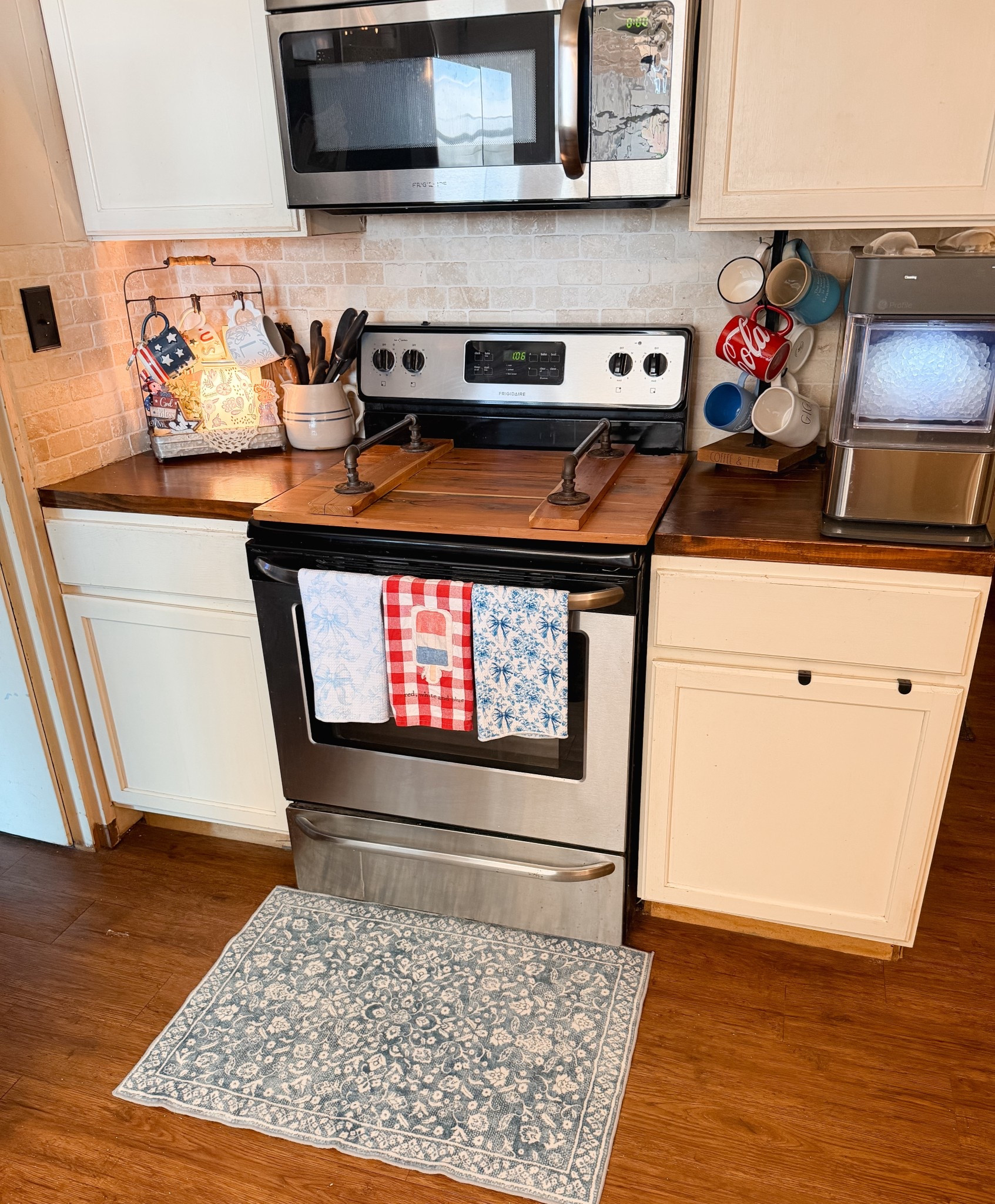 Kitchen decor ❤️🤍💙🇺🇸

#LTKSeasonal #LTKActive #LTKHome