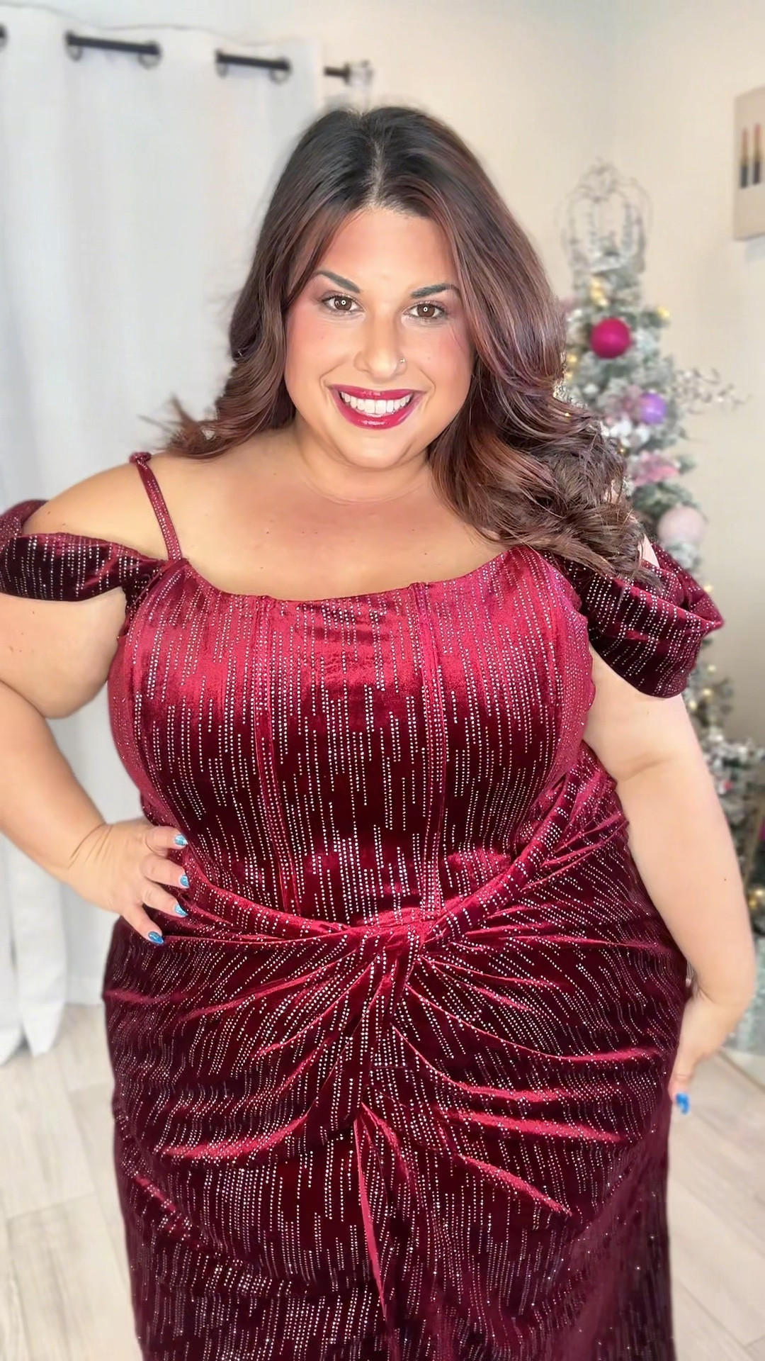 This dress is STUNNING and is insanely flattering 

#LTKPlusSize #LTKHoliday