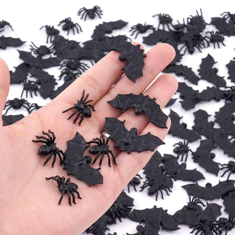 WHXGQ 200 Pcs Plastic Bats Spiders Halloween Mini Bats and Fake Spiders for Decorations Creepy Sc... | Amazon (US)