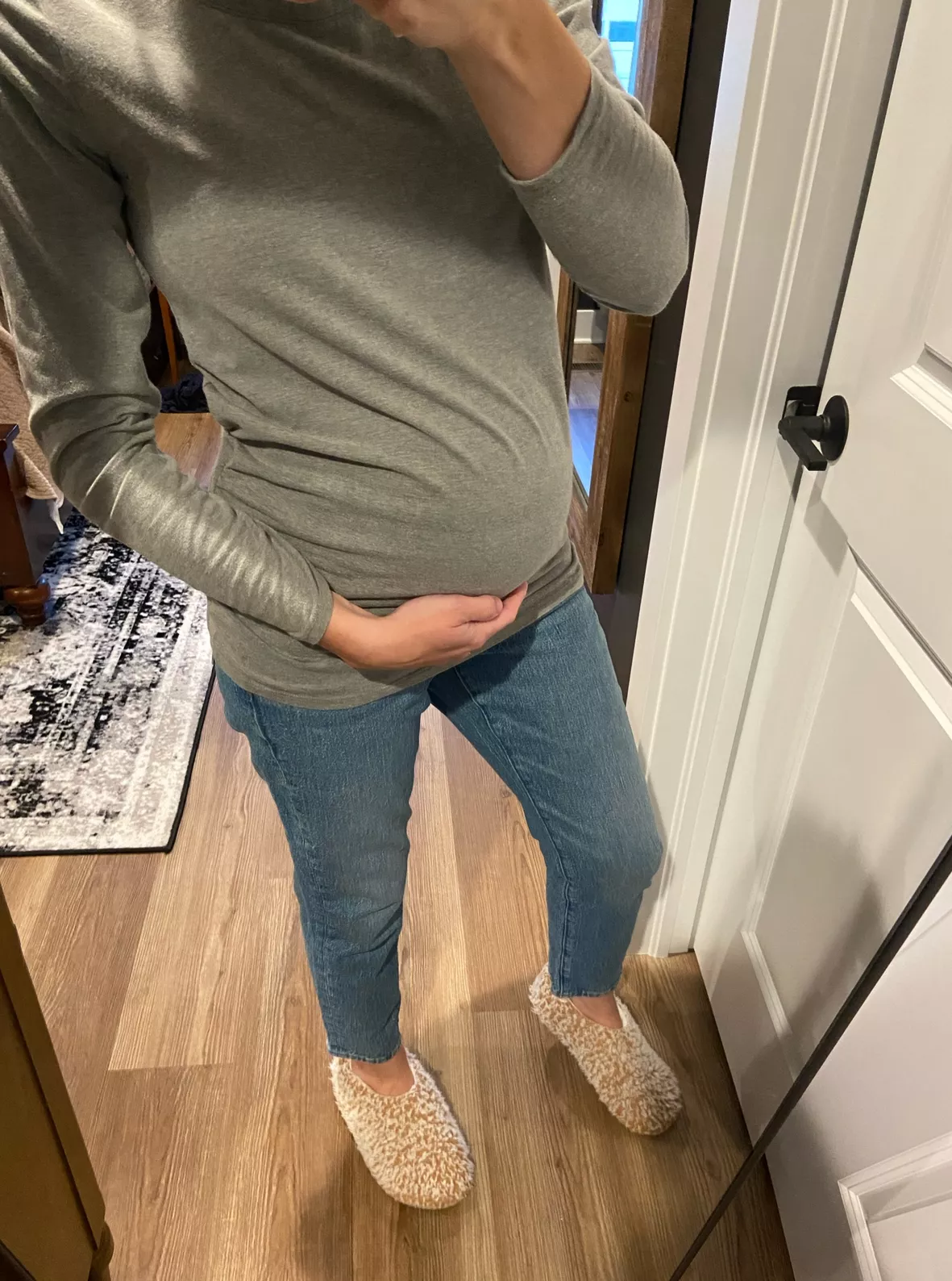 Maternity Jean Rundown - Which Styles Are Best For You? - The Mom Edit