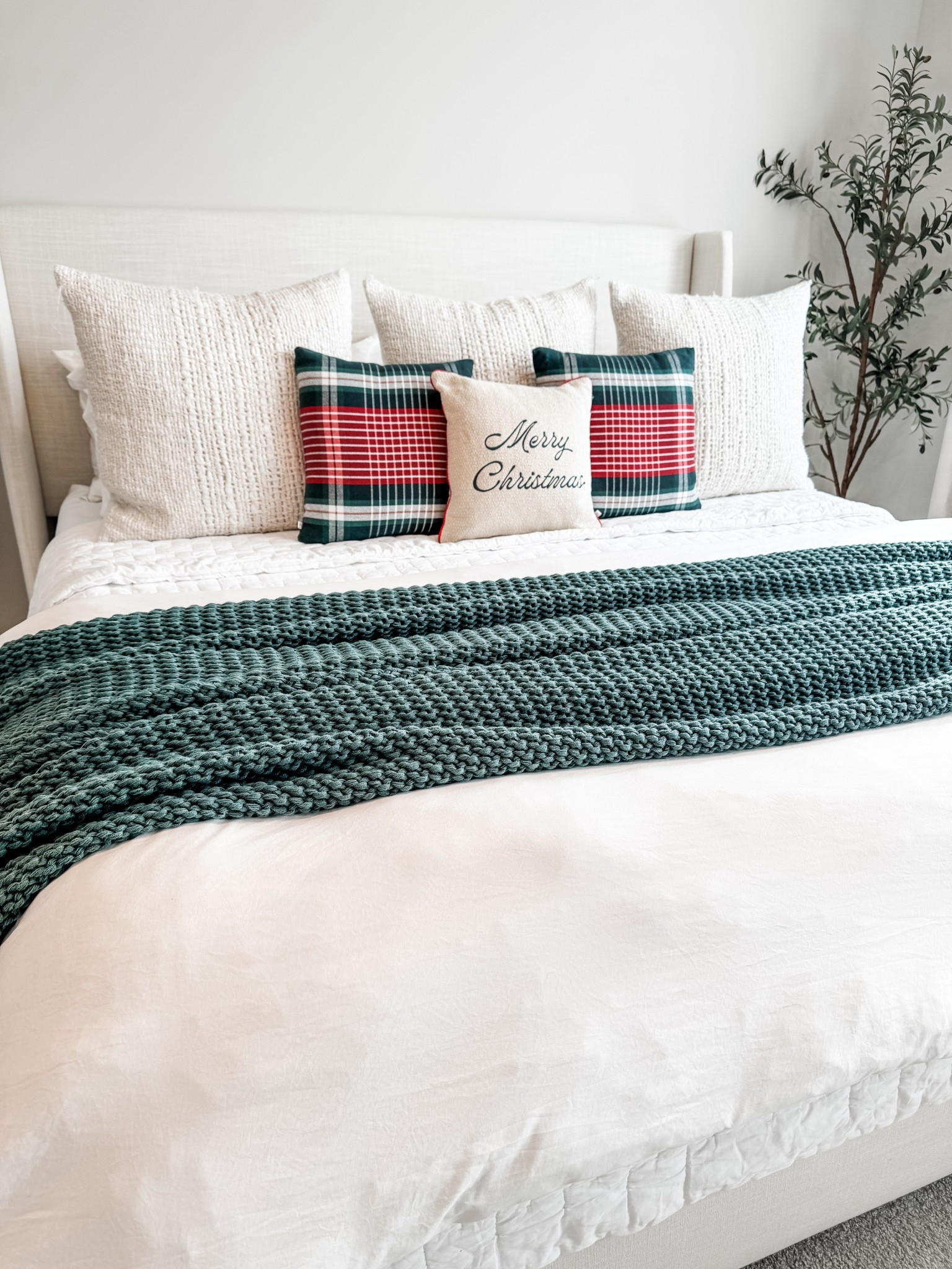 Holiday Bedding 🎄💚♥️

#LTKHoliday #LTKHome #LTKSeasonal