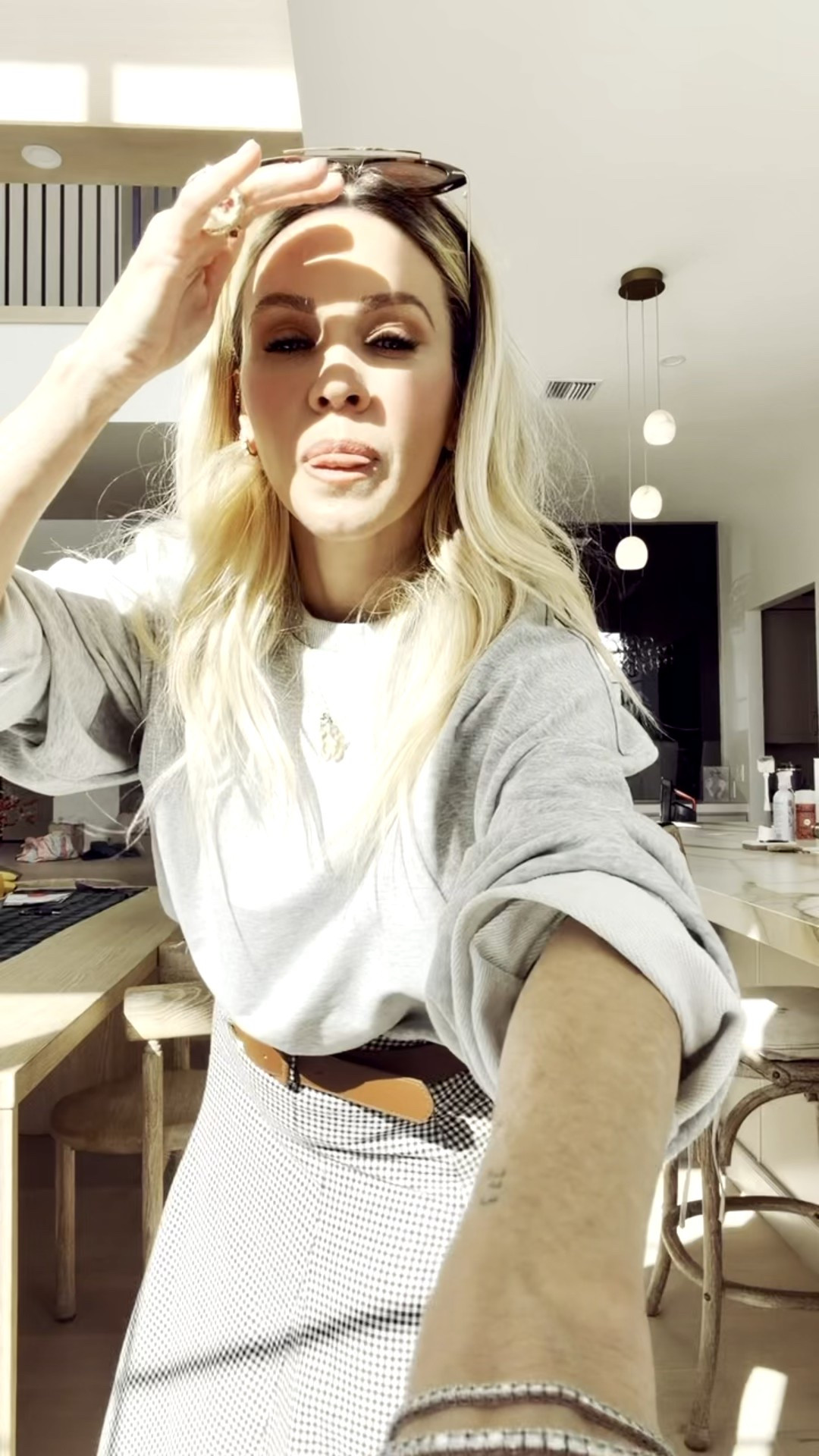 Cozy, cute, and out the door in 2 minutes 🤍✨
#LTKStyle #ComfyOutfit #OOTD #CasualStyle #FallFashion #LTKFinds

#LTKdayinmylife #LTKHoliday #LTKootd