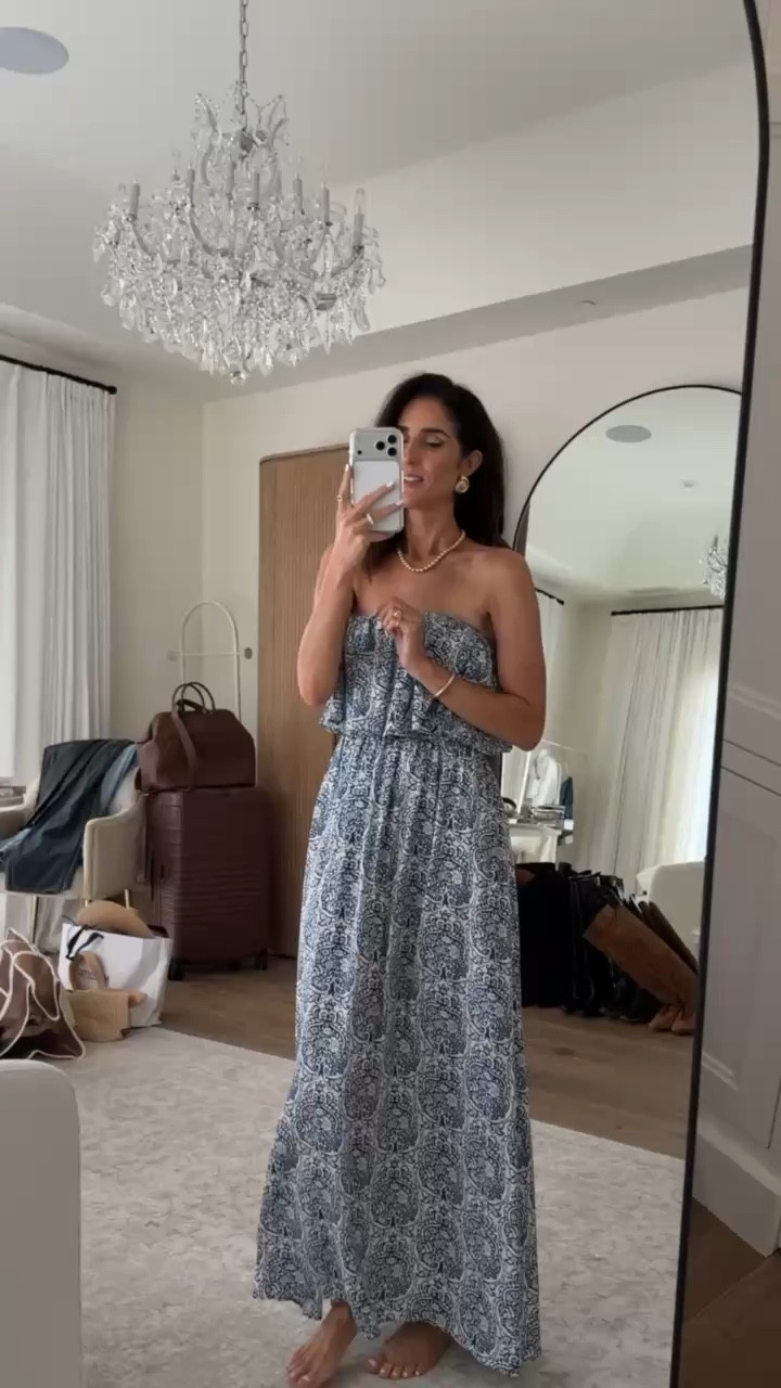 This is another dress that I’m so excited to share! It’s available in multiple colors I also picked it up in red. I’m just shy of 5-7” wearing the size small #stylinbyaylin #aylin #dress 

#LTKootd #LTKTravel #LTKSeasonal