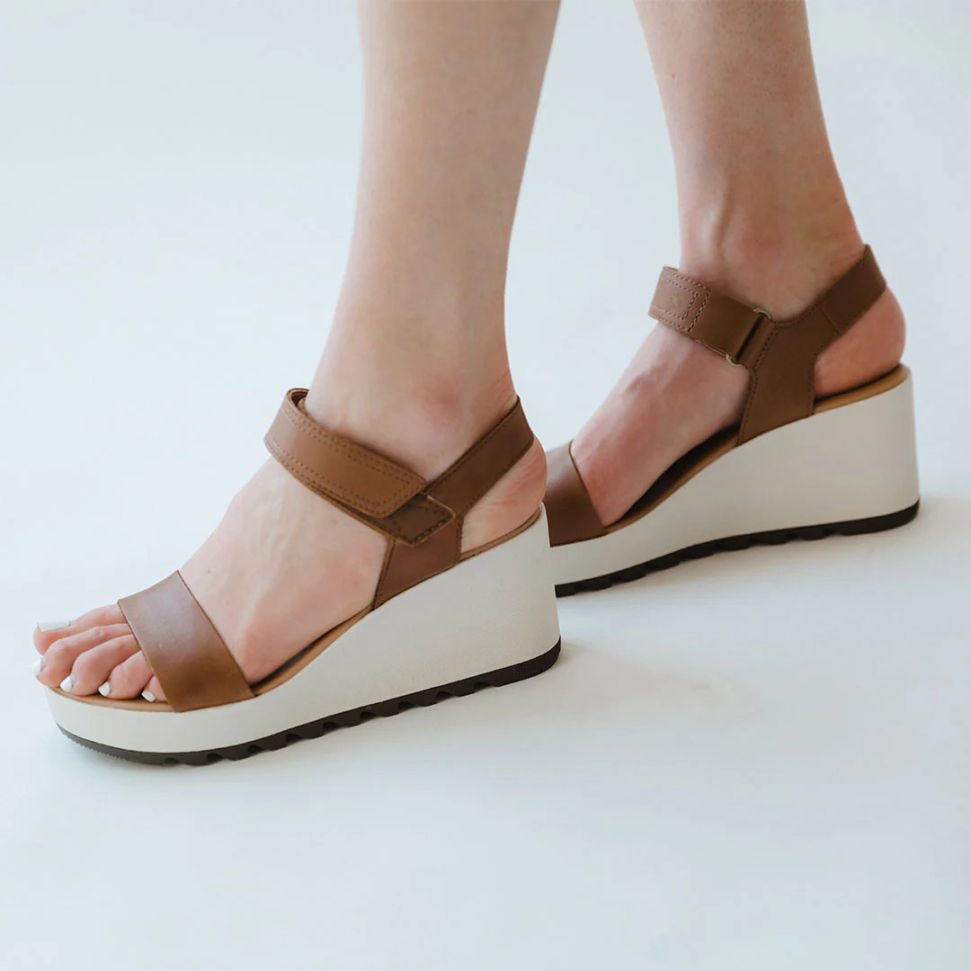 Sorel Cameron Wedge Sandal, Velvet Tan | Albion Fit