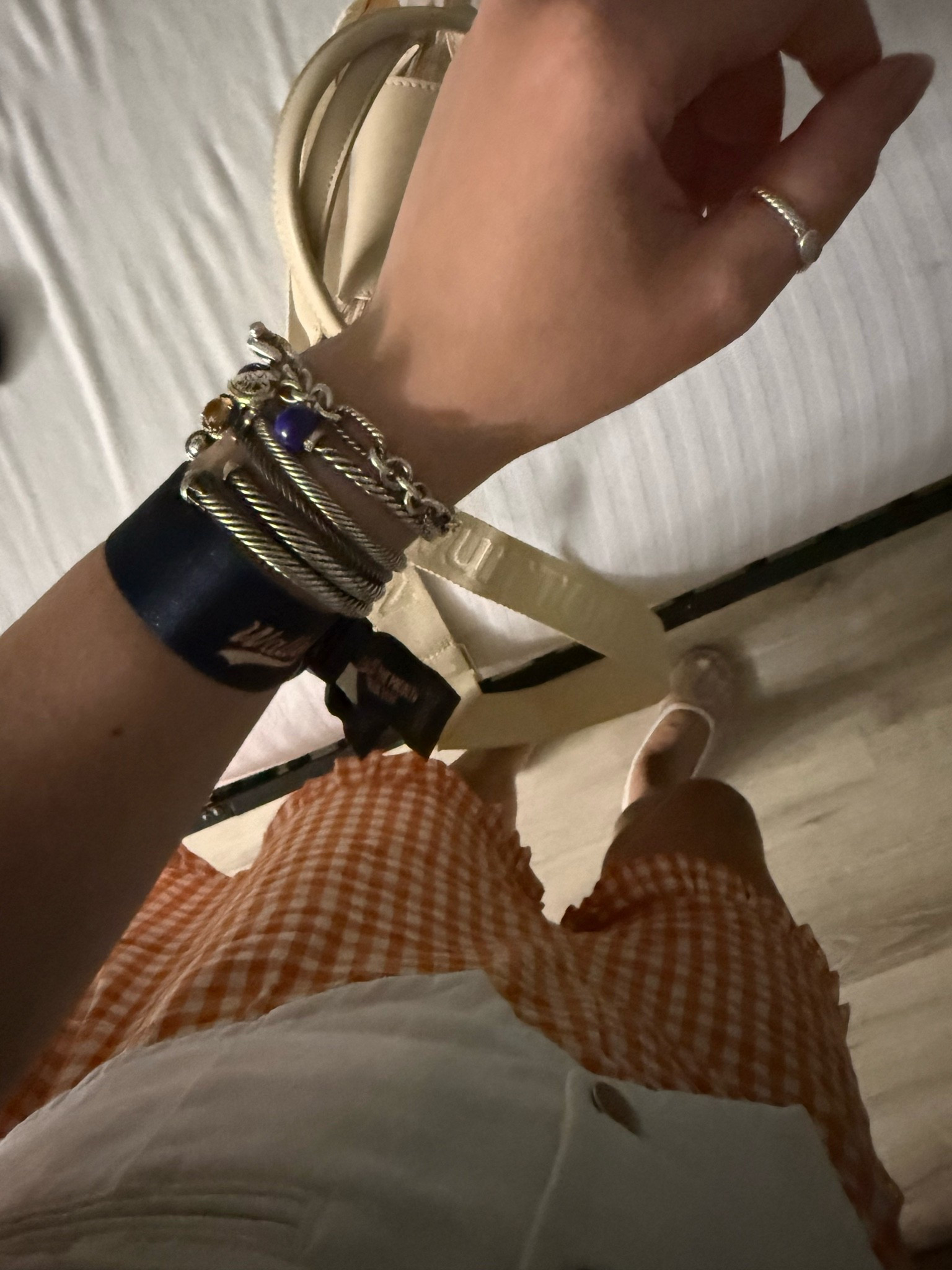 Morgan Wallen wristbands make the best accessory🤠🎶🫶🏻


Morgan Wallen concert / concert accessories / concert look / concert fit / country music concert / david yurman / cable bracelets / denim vest / gingham shorts

#LTKootd #LTKdayinmylife