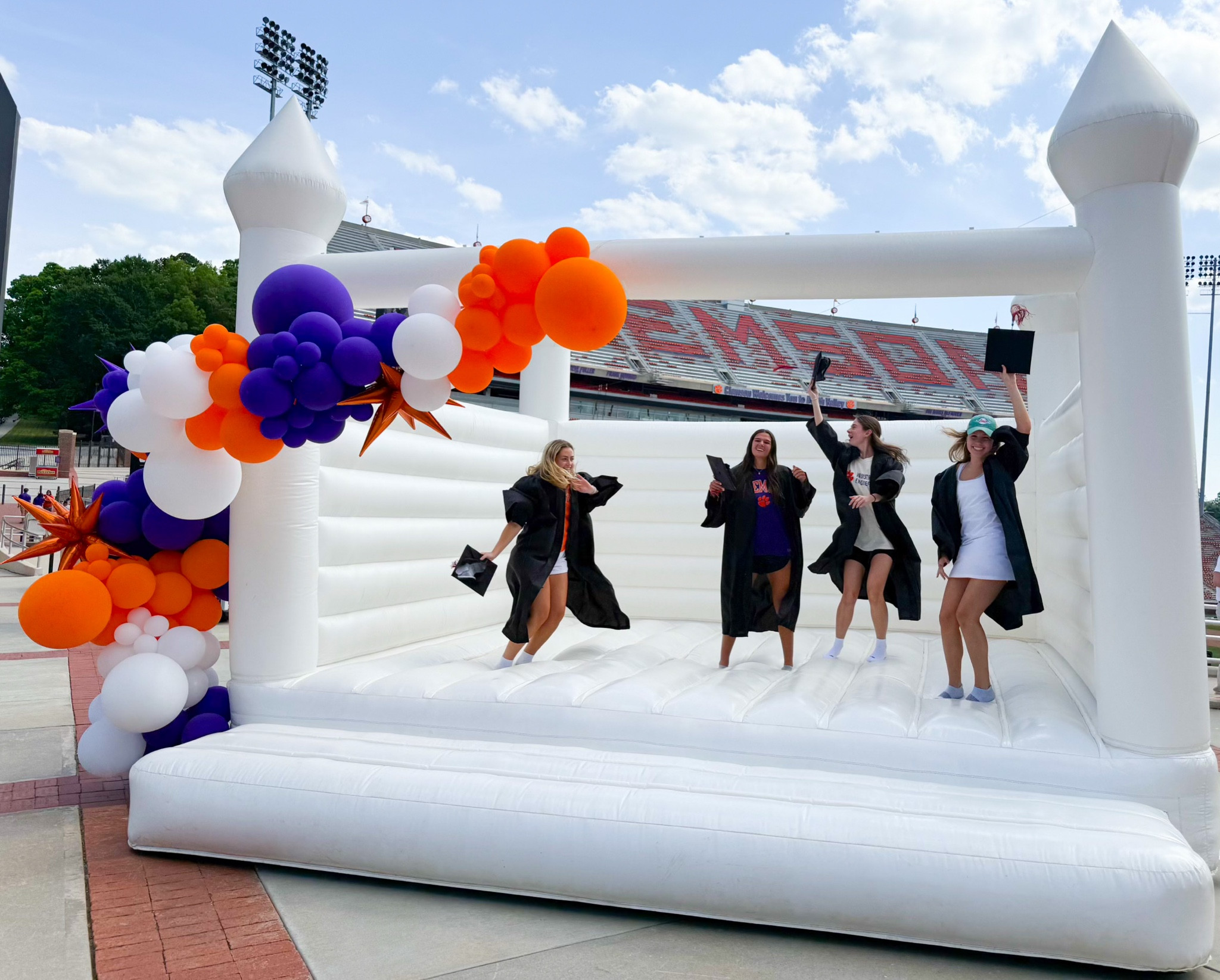 Graduation gift ideas!


#LTKItBag #LTKGiftGuide #LTKFindsUnder50