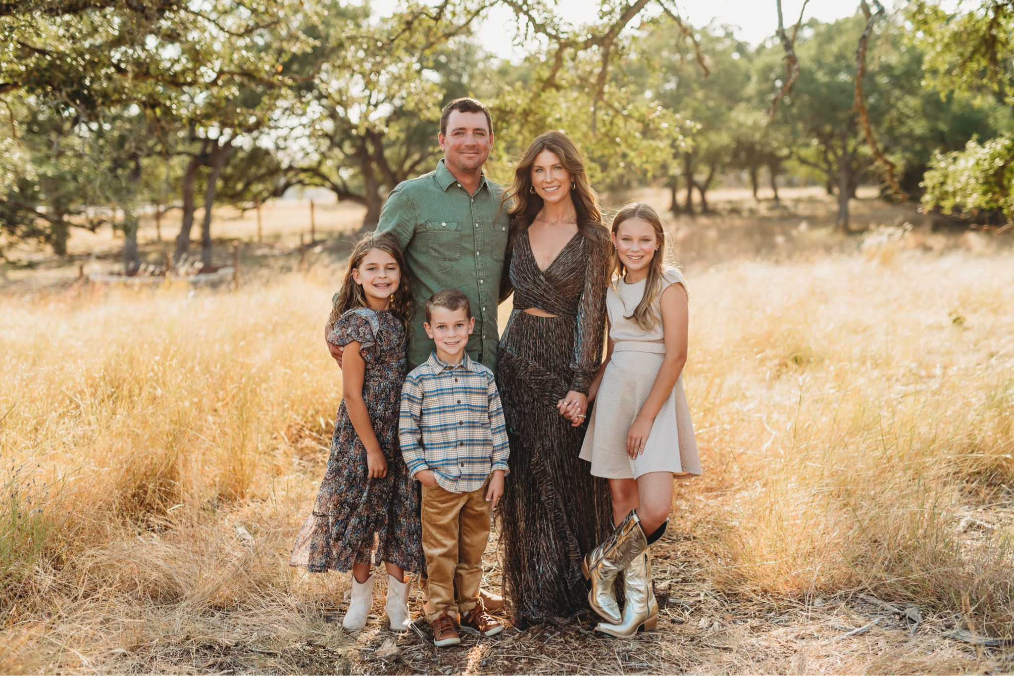 Fall family photos are here! 😍
Linked everything we’re wearing here! 

🔍 fall family photos, kids outfits, family outfits, Nordstrom style, outfit Inspo 

#LTKKids #LTKStyleTip #LTKFamily