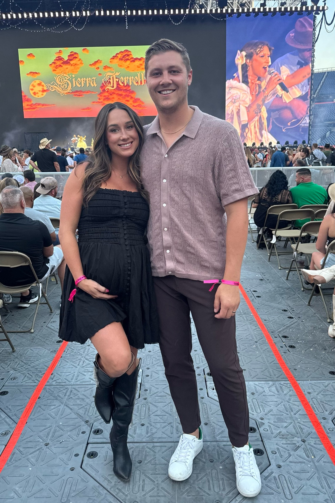 Wearing a size M  🖤

#LTKFamily #LTKBump #LTKMens