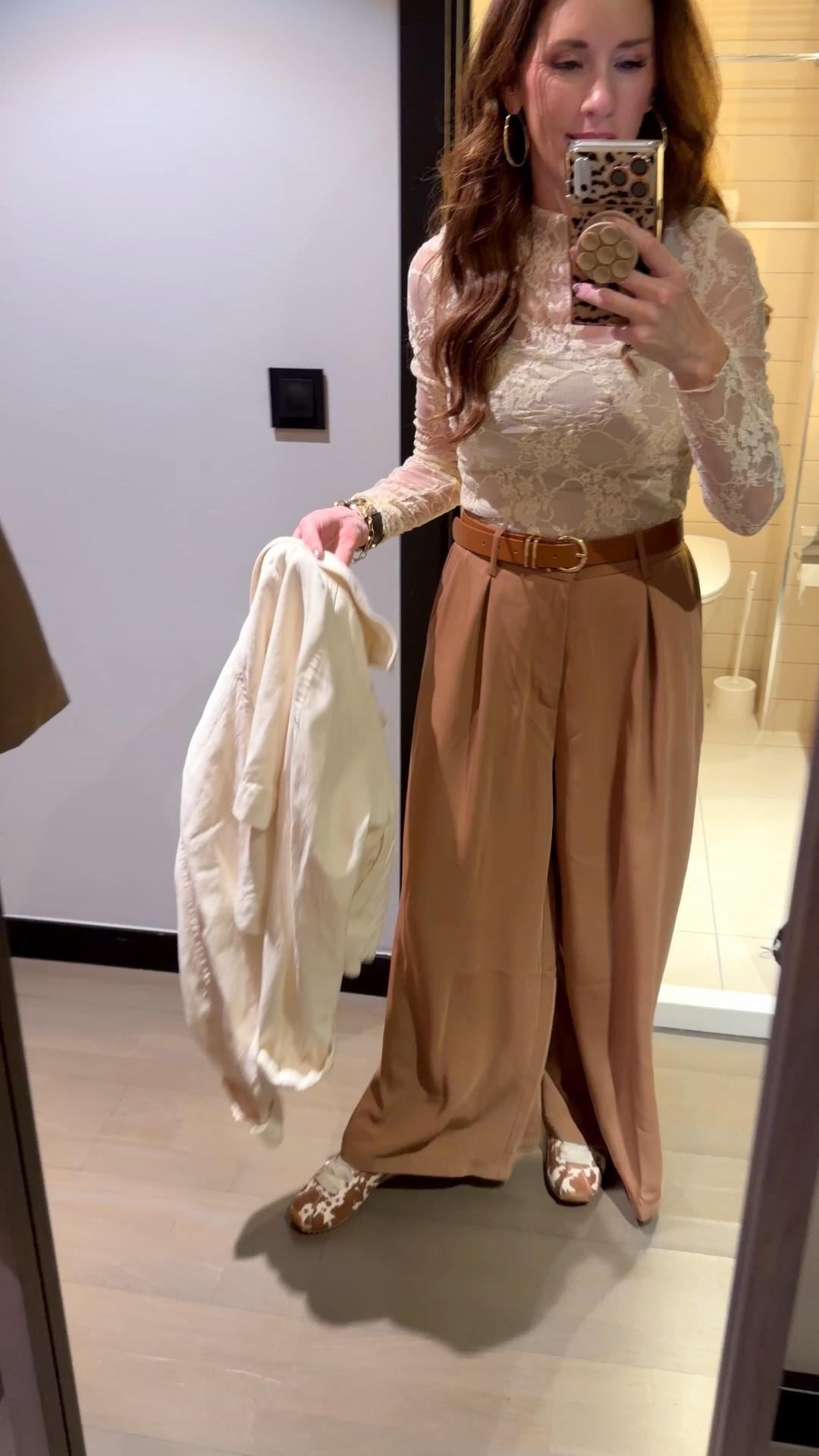 Business casual look trendy wide leg pants 

#LTKootd #LTKOver40 #LTKPetite