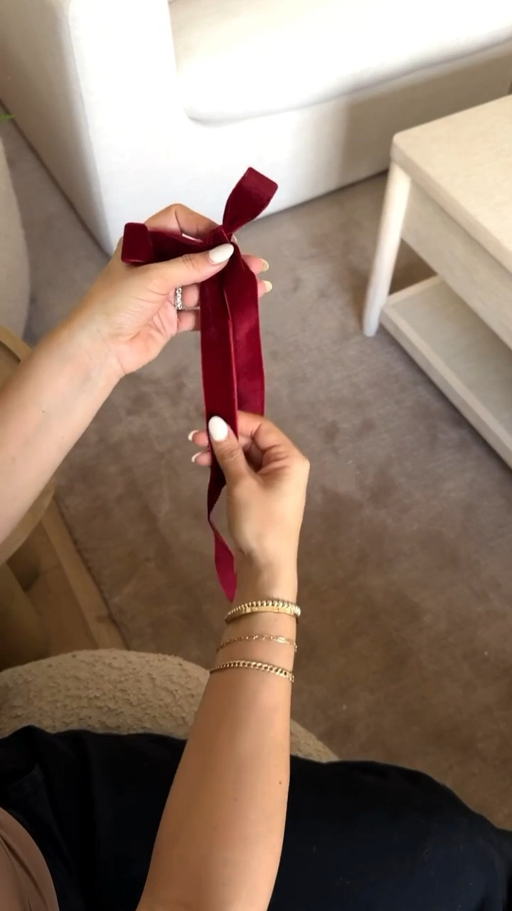 Trimming the tree! 🎄 Shop my Christmas tree decor & inspiration.

#LTKhome #LTKholiday #christmastree #christmasdecor #holidaydecor #ornaments #ltkit

#LTKHoliday #LTKHome #LTKSeasonal