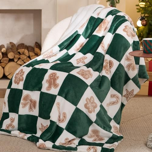 Bedsure Christmas Throw Blanket - Soft and Warm Sherpa Christmas Checkered Throw Blankets for Couch, Sofa, Bed, Decoration Gift 50"x60" | Amazon (US)