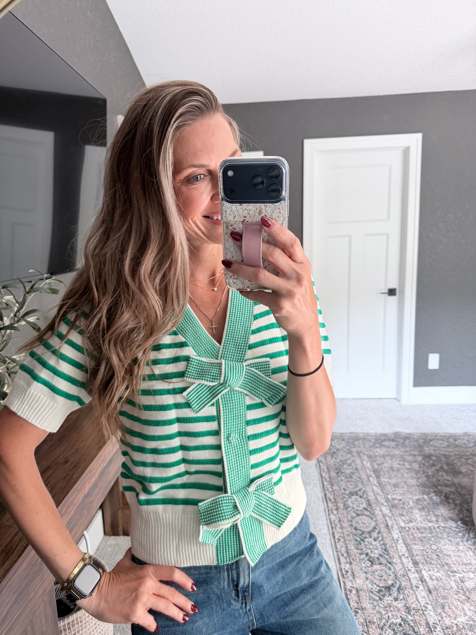 Found the cutest sweater that I didn’t think I would like but I LOVE IT. love the style and the bows! Size small!

#LTKStyleTip #LTKSeasonal #LTKFindsUnder50