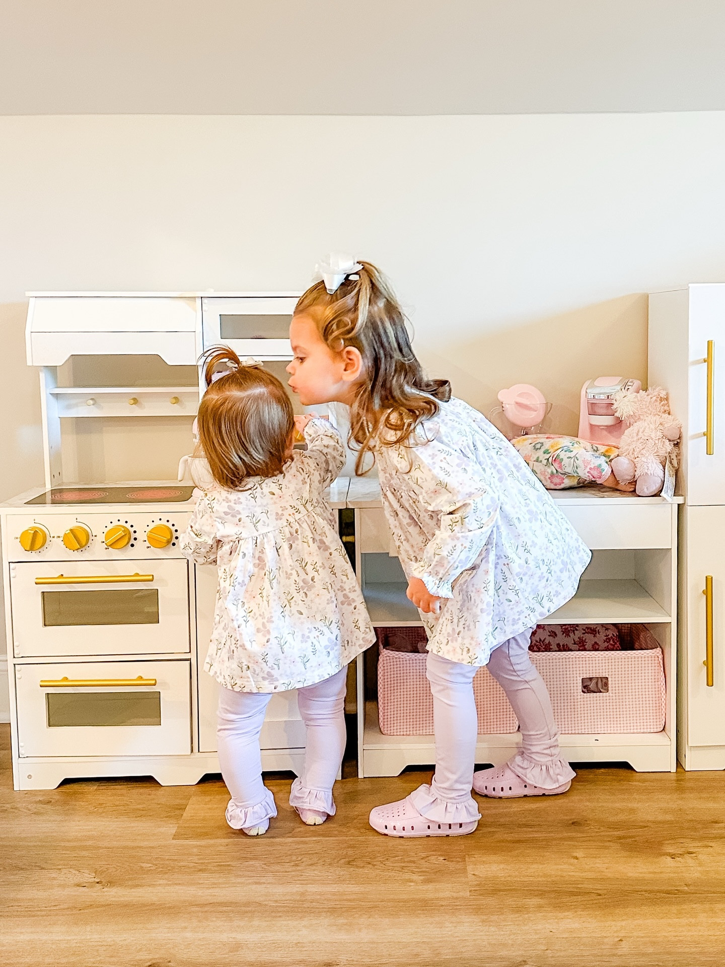 the kind of Sunday that starts inside and somehow ends outside. big personalities, nonstop movement, and shoes that keep up with every version of play. 💜
 #floafers #floaferspartner #ad #childhoodunplugged #letthembelittle littlejoys