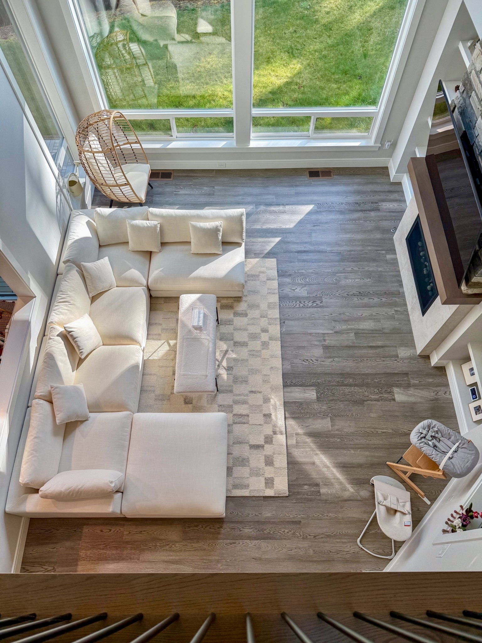 My living room refresh
Juso Home Snowdrift Sectional 15%off ‘YY86’
Amazon spring deals egg chair 

沙发是Juso Home 家的模块沙发，商家给了12%off code 'YY88'，我家的组合bit.ly/3YpjZMP