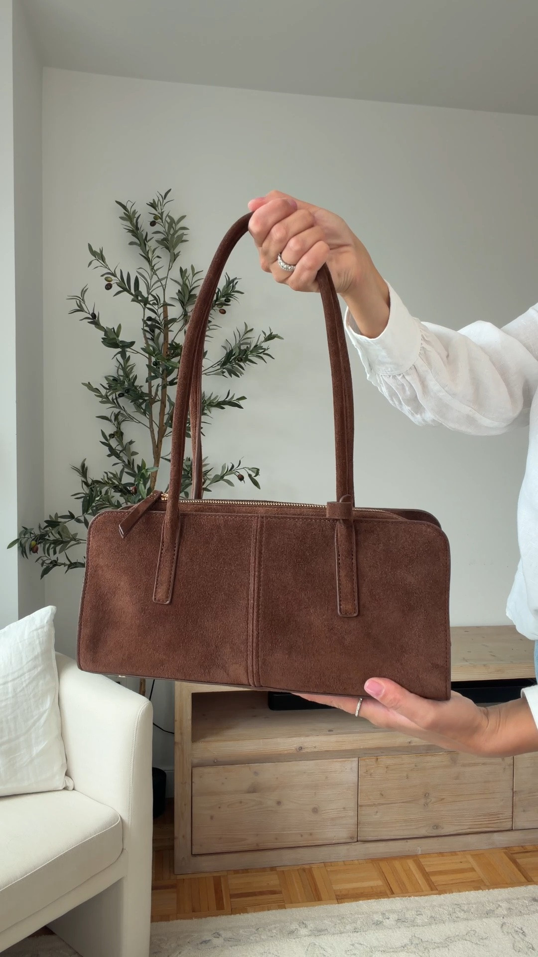 The perfect chocolate brown bag for fall! This structured shoulder bag instantly elevates denim, dresses and everyday basics with a rich, timeless finish.

Amazon handbag, brown shoulder bag, fall accessories, chocolate brown bag, affordable handbag, Amazon fashion, fall outfit ideas, everyday purse

#LTKgrwm #LTKSeasonal #LTKWorkwear