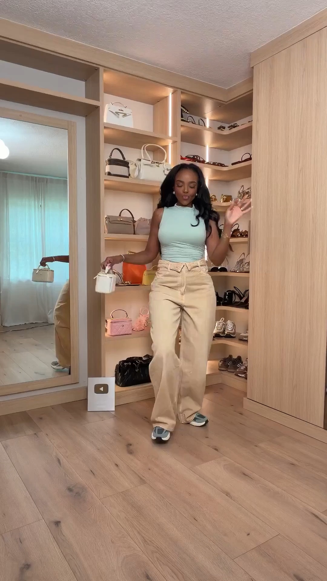 Scroll to shop this casual everyday outfit.

Perfect for errands, casual days, or an easy off-duty look.

📏 Measurements: 5’4”, 140 lbs, 34D bust, 27” waist, 40” hips

Follow me on Instagram and YouTube @kirasfashionfinds


 



#LTKootd #LTKvlog