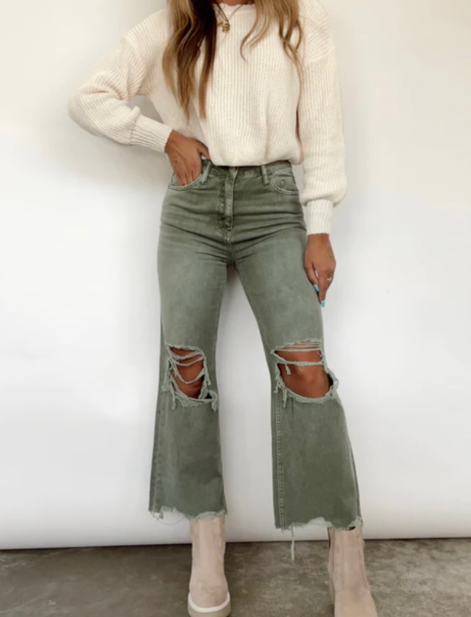 Add some different colors and styles to your denim collection with Lane 201's Army Green Crop Flare Denim! These high waisted denim jeans will make you become a trendsetter because everyone will want these! Pair these jeans with a white or black top to create the perfect look!

#LTKfindsunder100 #LTKstyletip #LTKGiftGuide