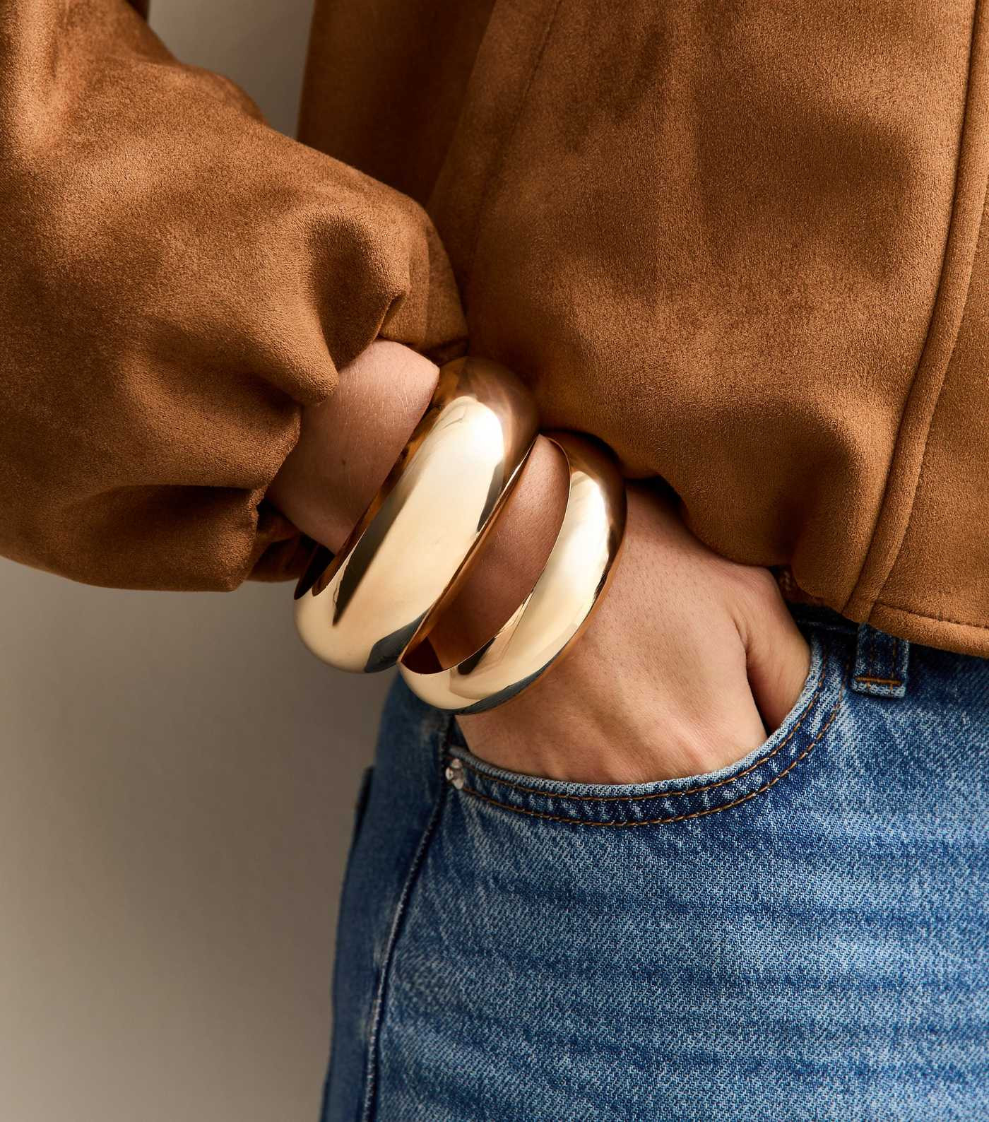 Pack Of 2 Gold Tone Wide Chunky Bangles | New Look | New Look (UK)