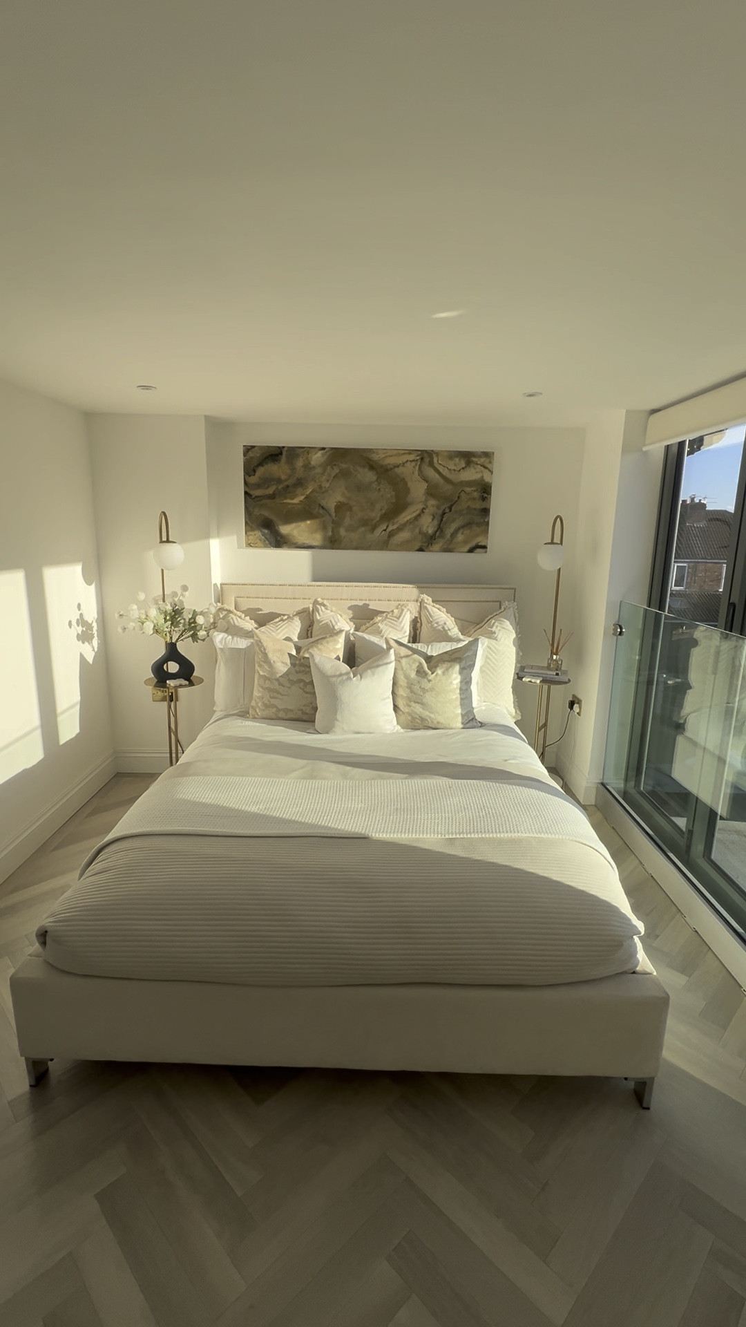 Finally a bit of sunshine ☀️ 

Use Code ‘Jen15’ to get an extra 15% off your gorgeous Hampton & Astley bedding! 

Bedding - Hampton & Astley
Large beige cushions - Dusk 
Bed - Sueno beds 
Bedside tables - Homary 
Beige Throw - Dunelm
White throw - ikea
Vase - H&M
Flowers - Contempee 

#LTKhome