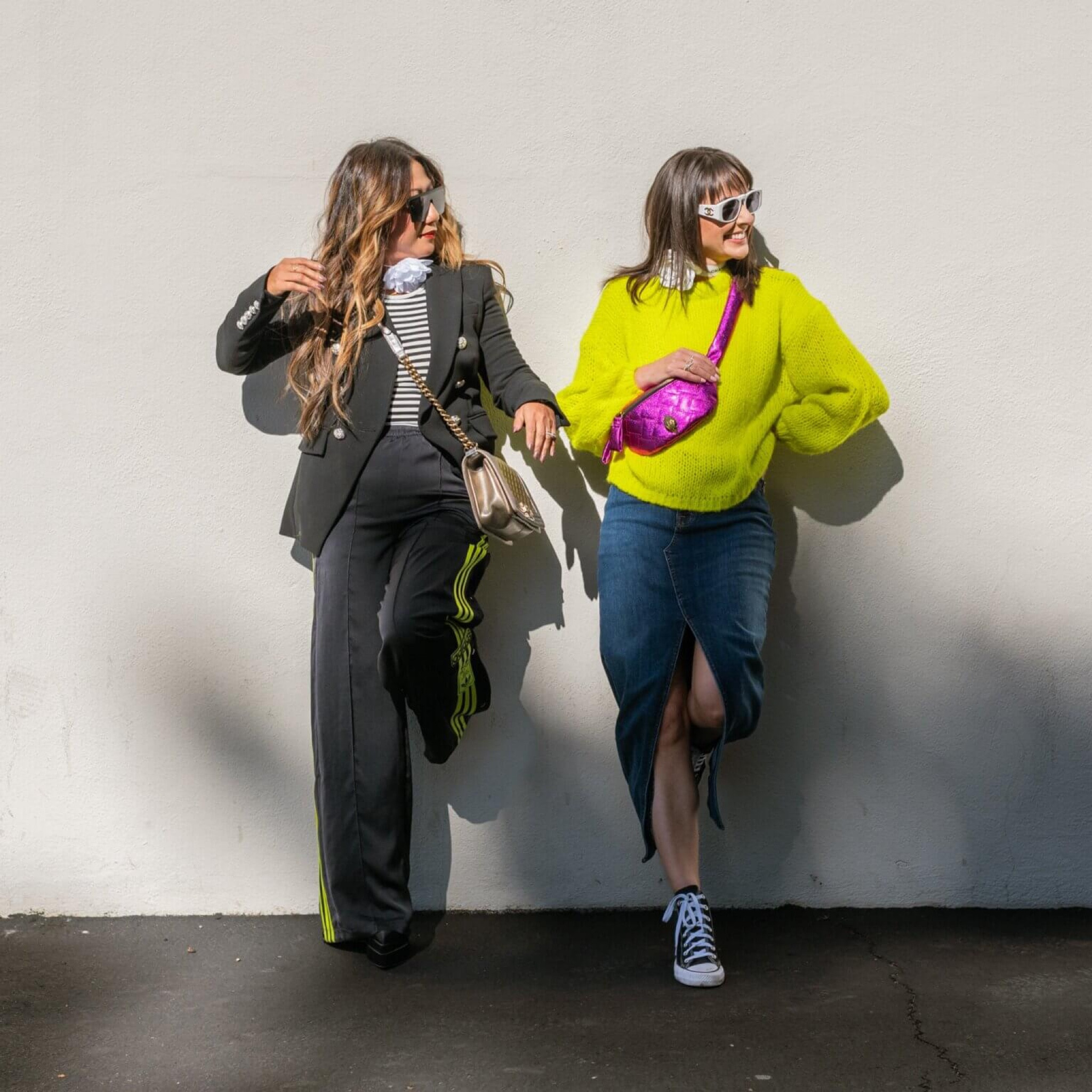 JENNIFER SATTLER STYLIST
FALL CAPSULE CHECKLIST
1. Leather Jacket
2. Short Blazer
3. Pullover Swéater
4. Graphic Top
5. White Tee
6. Silky Top
7. Black & White Striped Top
8. Long Denim Skirt
9. Grey Jeans
10. Track Pants
11. Choker
12. Belt Bag or Quilted Bag
13.Sneakers
14. Platforms

shop high low style  options for each on closetchoreography.com now