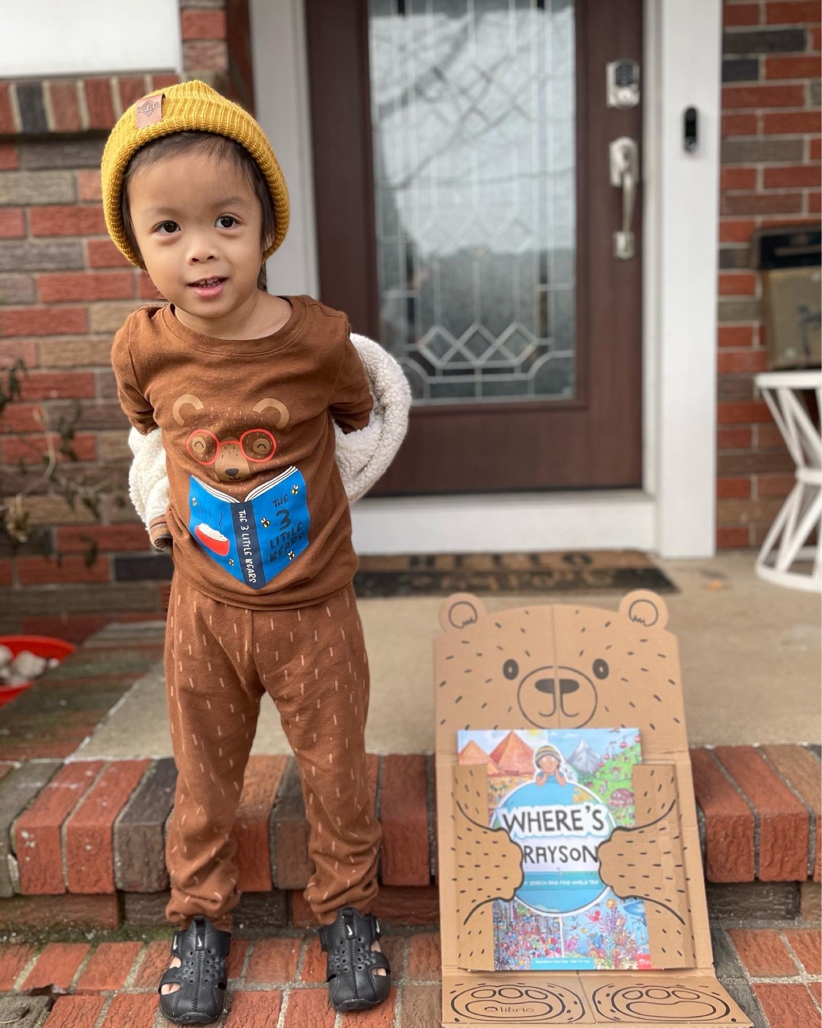 Loving these pjs from Old Navy. It is very cute. 
Book is from Librio. Highly recommend. 

https://librio.com/en/products?utm_source=ig&utm_medium=social&utm_campaign=organic&utm_content=bio

#LTKfamily #LTKsalealert #LTKkids