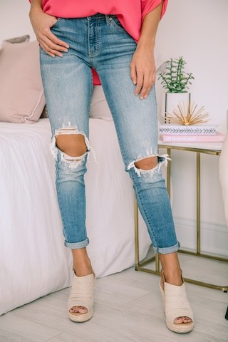 The Kallista Medium Wash Distressed Crop Jeans | The Pink Lily Boutique