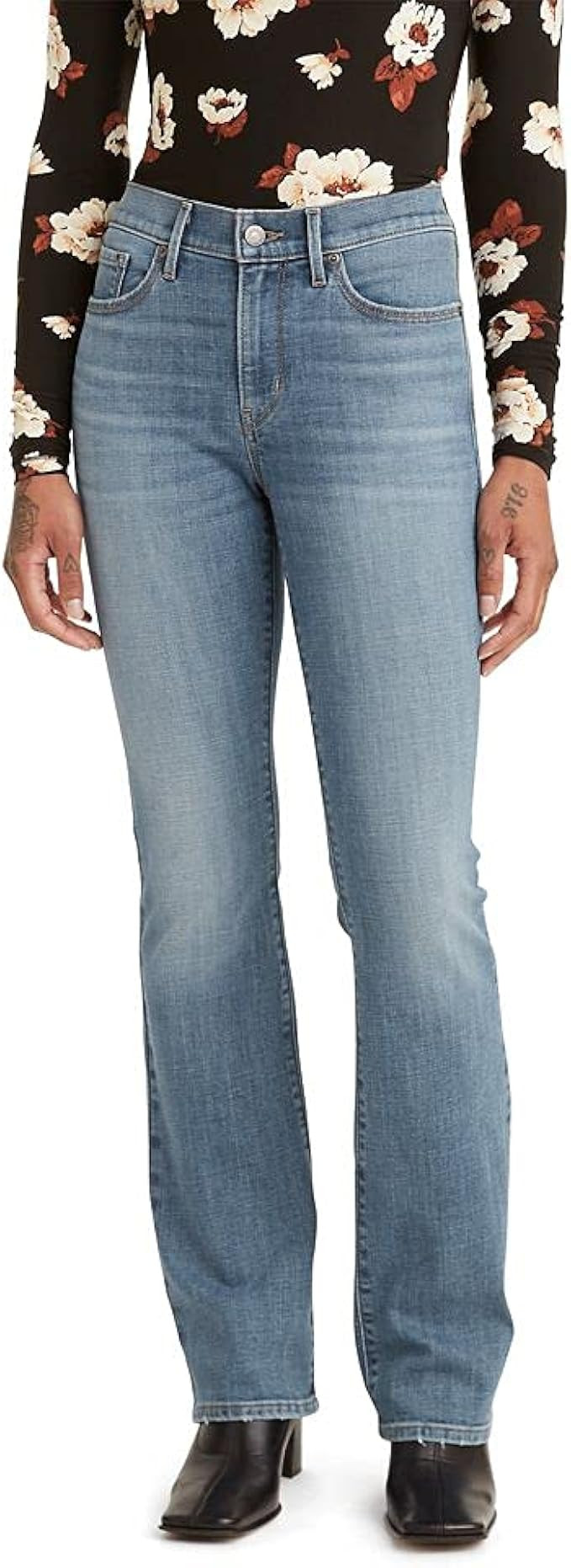 Levi's Women's Vintage Classic Bootcut Jeans | Amazon (US)