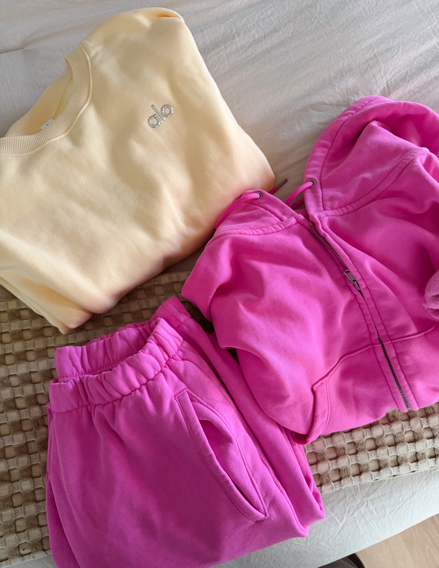 giving me life! Send all the pretty colors my way!💕 repeat musts over here to survive the cold!🥶❄️


Lounge sets. Pink. Alo. Yellow. 

#LTKmomlife #LTKselfcare #LTKootd