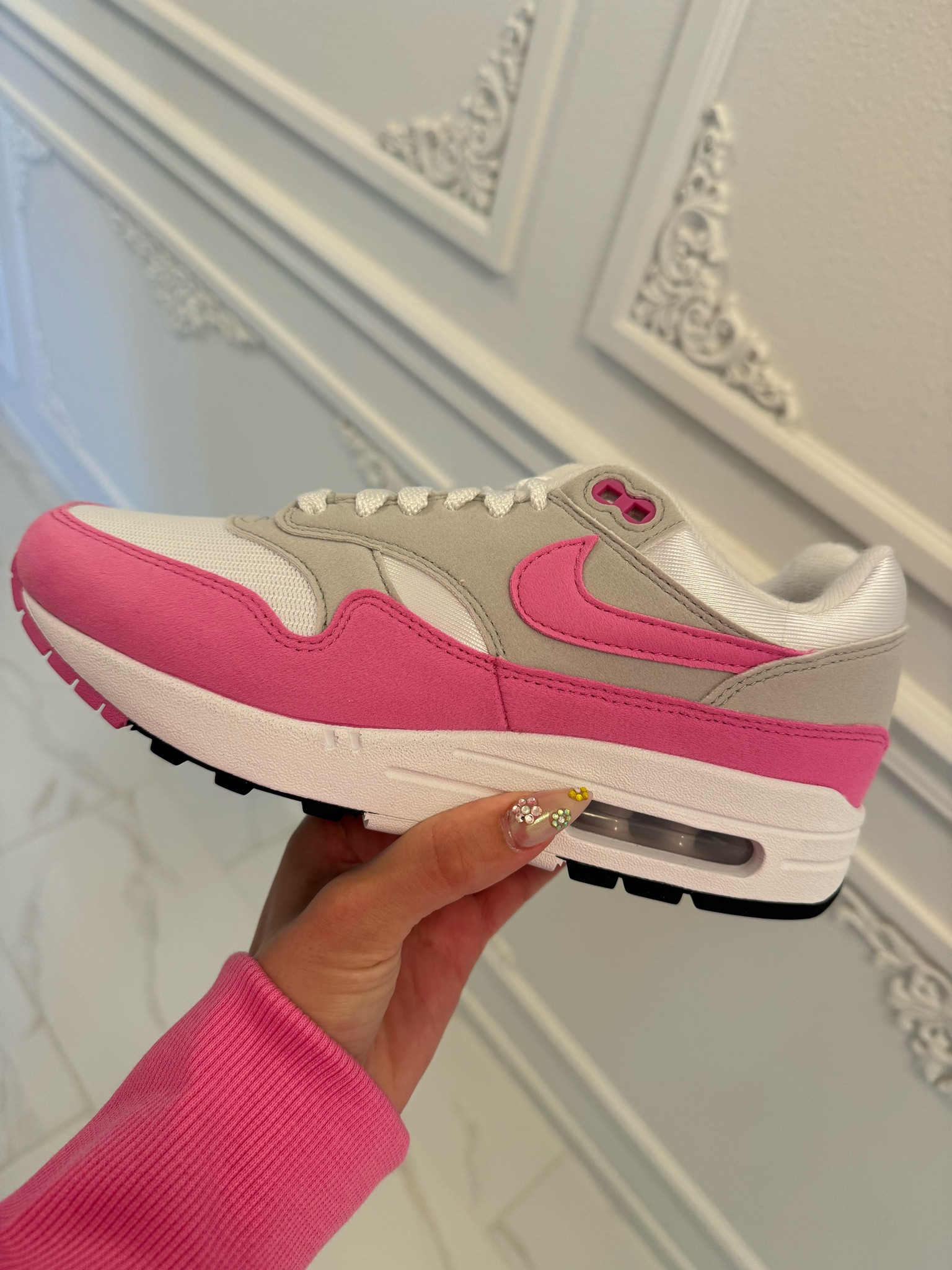 Pink sneakers for spring 💕

#LTKSeasonal #LTKstyletip #LTKtravel