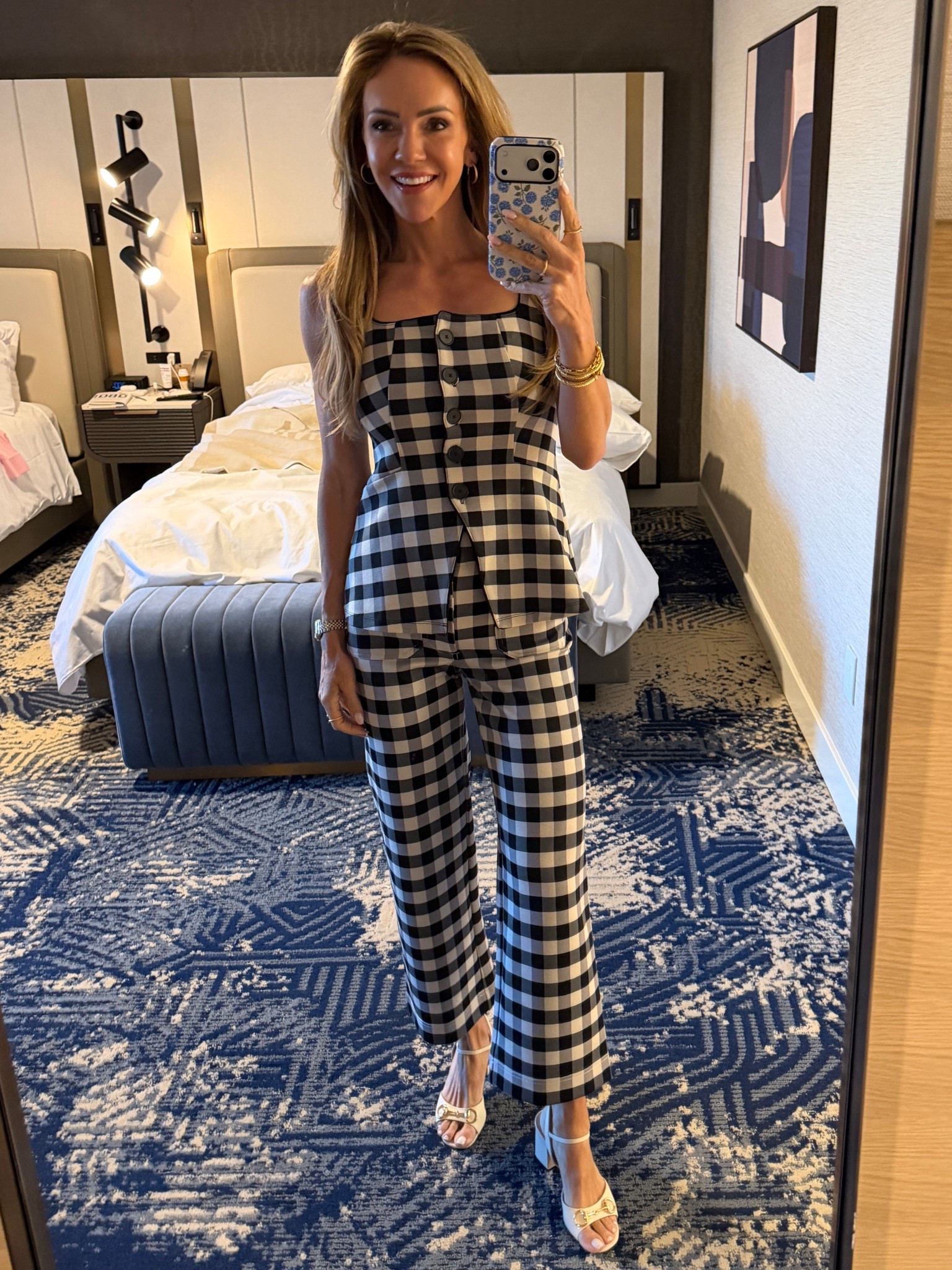 Outfit of the day! 

Top: XS
Bottoms: XS

#LTKdayinmylife #LTKOver40 #LTKootd