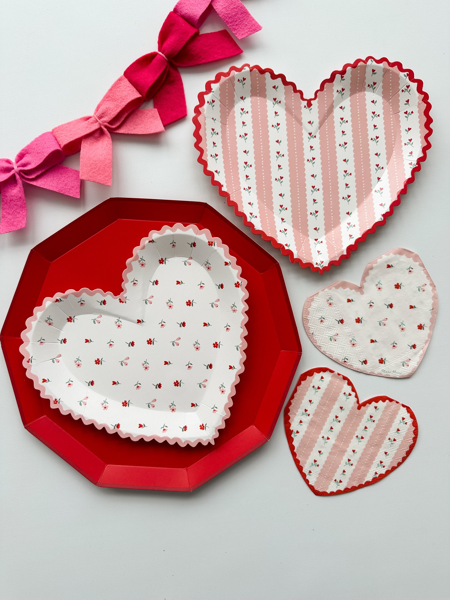 Valentine’s Day party goods, Valentine’s plates, Valentine’s napkins, Valentine’s party decor 