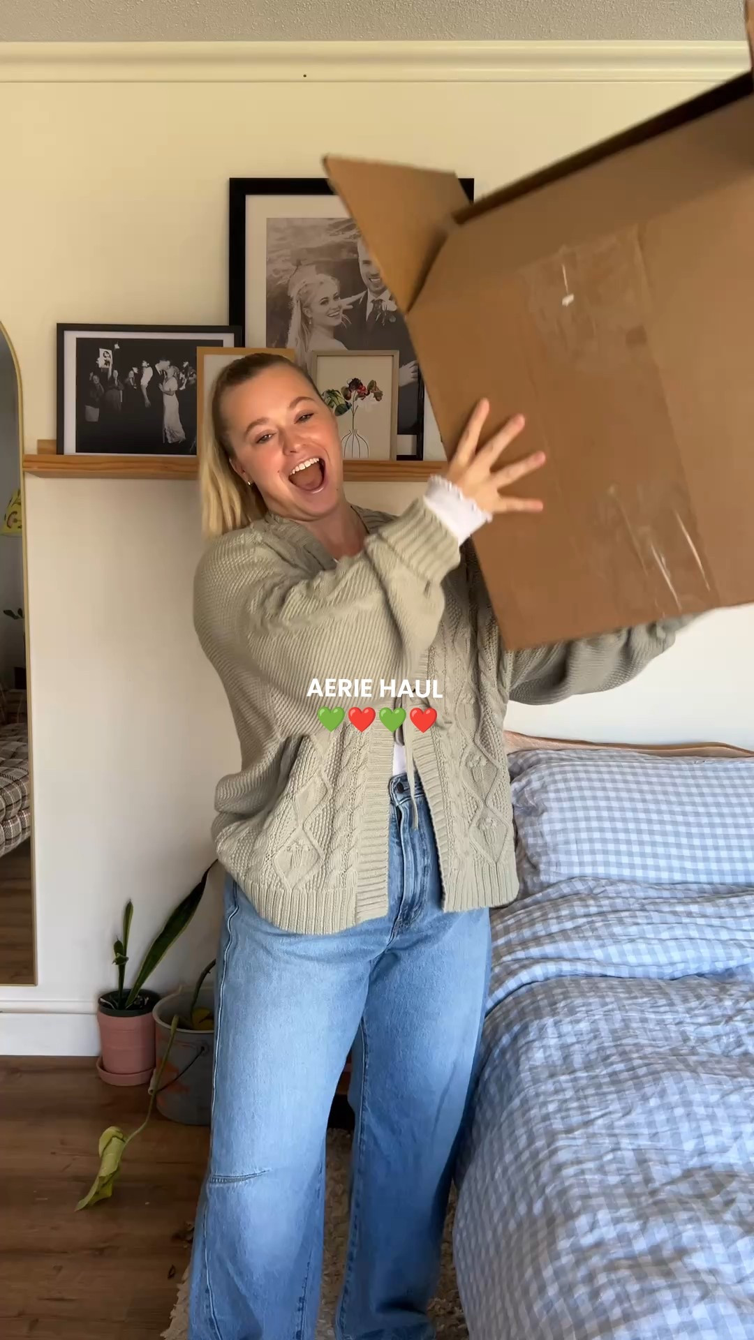 Aerie haul ❤️💚❤️💚 fleeces, matching sweat sets, striped long sleeves, and oversized sweater! 

Long sleeves: medium 
Grey hoodie: medium 
Grey sweats: medium S 
Blue sweater: medium 
Red sweats: medium S 
Red full zip: medium 
Leopard 1/4 zip: medium 
Blue joggers: large (too big) 
Blue hoodie: small 


#LTKMidsize #LTKHoliday #LTKSaleAlert