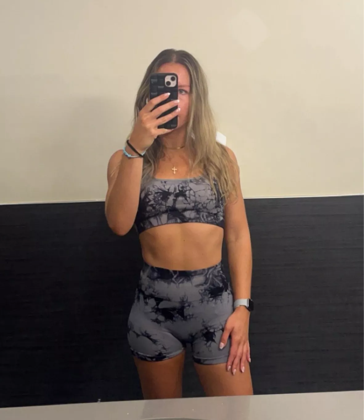 SUUKSESS Women V Cross Workout Sets Strappy Sports Bra High Waist Booty  Shorts