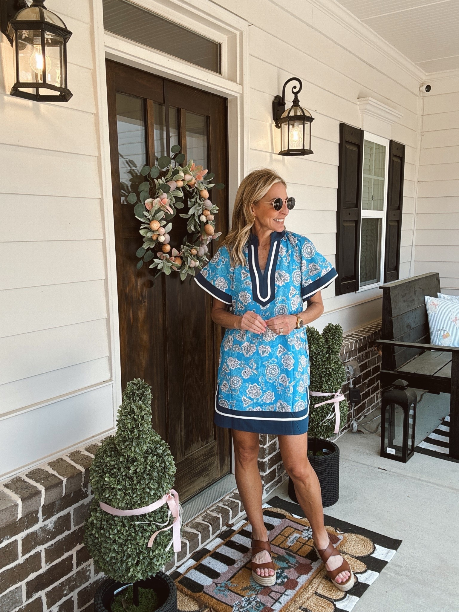 $30 women’s mini dress with puff sleeves and pockets comes in six color options sizes XS-XL. Wearing an XS  