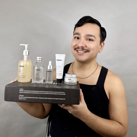 It is a new year & what better way to start the year than by trying out some new skin care products. Watch me test & review the @comune Essentials Kit now on Javiortiz.com (Link-In-Bio) 

#LTKVideo #LTKbeauty #LTKmens