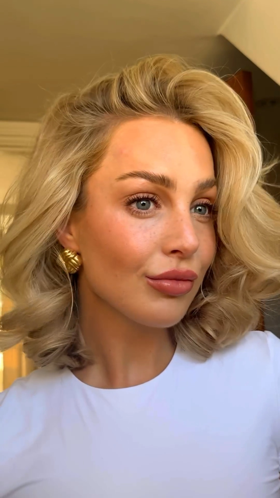 Post hair wash Dyson blowout routine on my current awkward length hair 👩🏼

Leave in conditioner, volume mousse, thickening creme, root spray, hairspray, hair oil, Dyson airwrap, colour wow hair, Kerastase, Living proof uk

Save 20% off @colorwowhair with my code: CHLOECW20

#LTKbeauty #LTKstyletip #LTKeurope