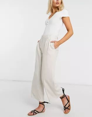 Vero Moda linen cropped pants in cream | ASOS (Global)