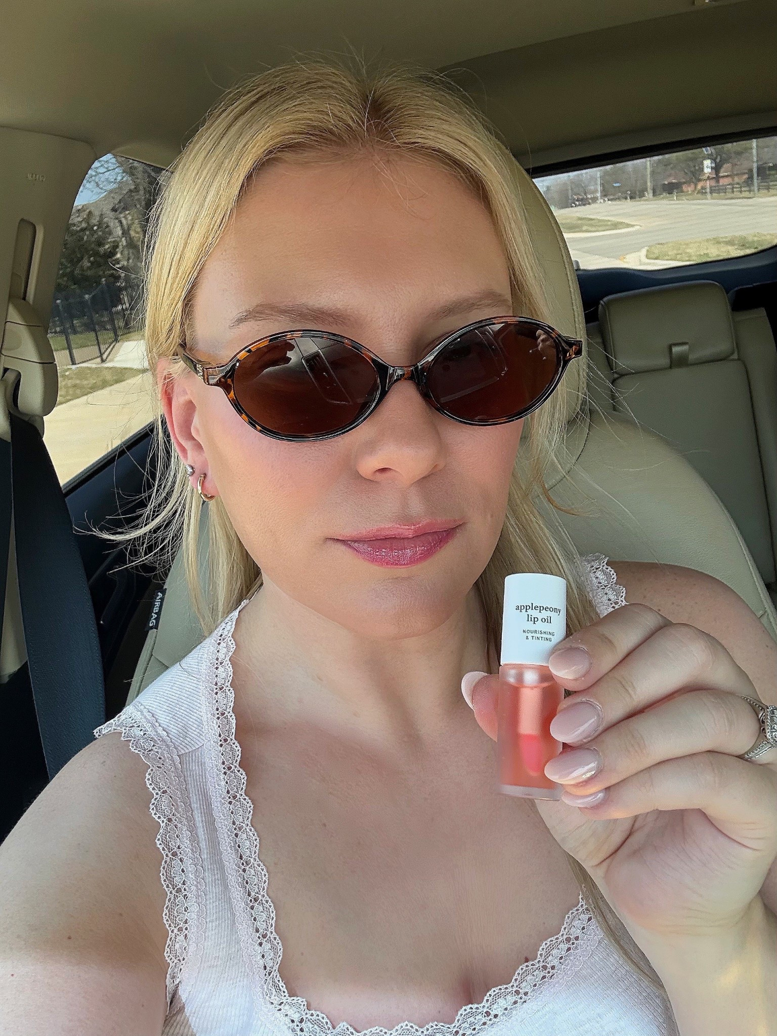 #lip #lipoil #everydaybeauty 

#LTKdayinmylife #LTKmomlife #LTKBeauty