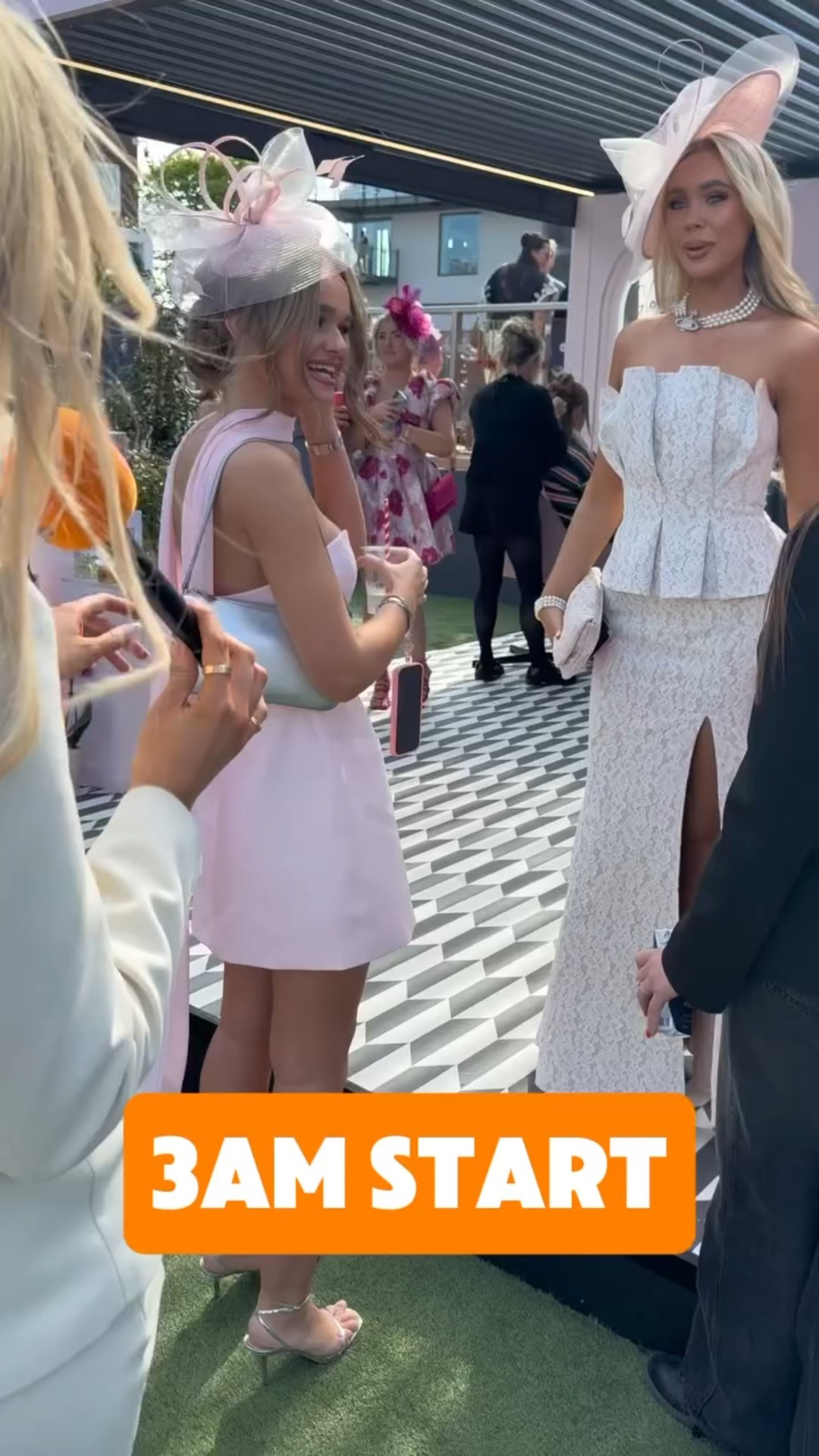 It was a super early start for this lady at Aintree 

#RacedayTV