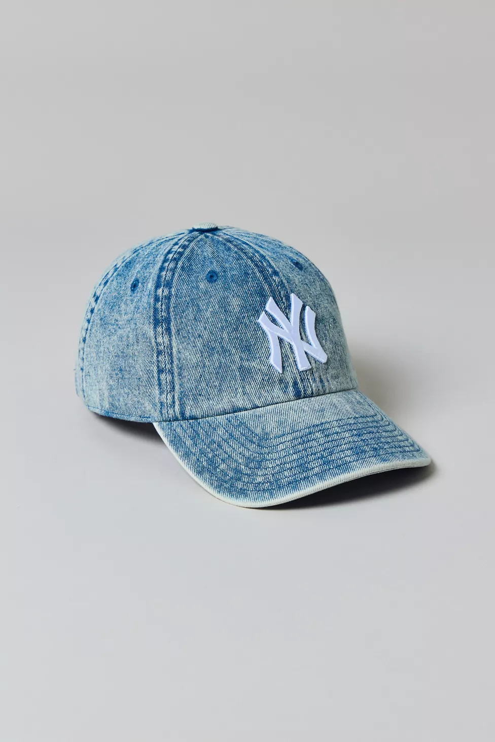 Mitchell & Ness MLB New York Yankees Washed Dad Hat | Urban Outfitters (US and RoW)