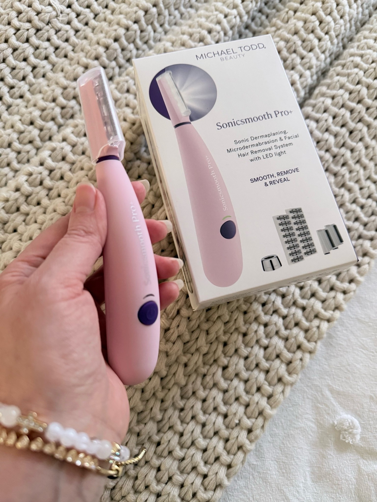 Michael Todd Beauty’s Sonicsmooth Pro+ is one of their best-selling products, and it’s currently on sale for 40% off. This 2-in-1 tool exfoliates and removes peach fuzz, leaving the skin smooth and glowing. I can’t wait to get my hands on it! 


#skincare

#LTKSeasonal #LTKSaleAlert #LTKselfcare #LTKBeauty
