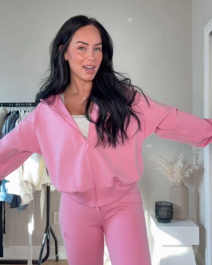 This soft lux fabric is everything ☁️✨
@adidas #adidaspartner #createdwithadidas


#LTKgrwm #LTKootd #LTKActive