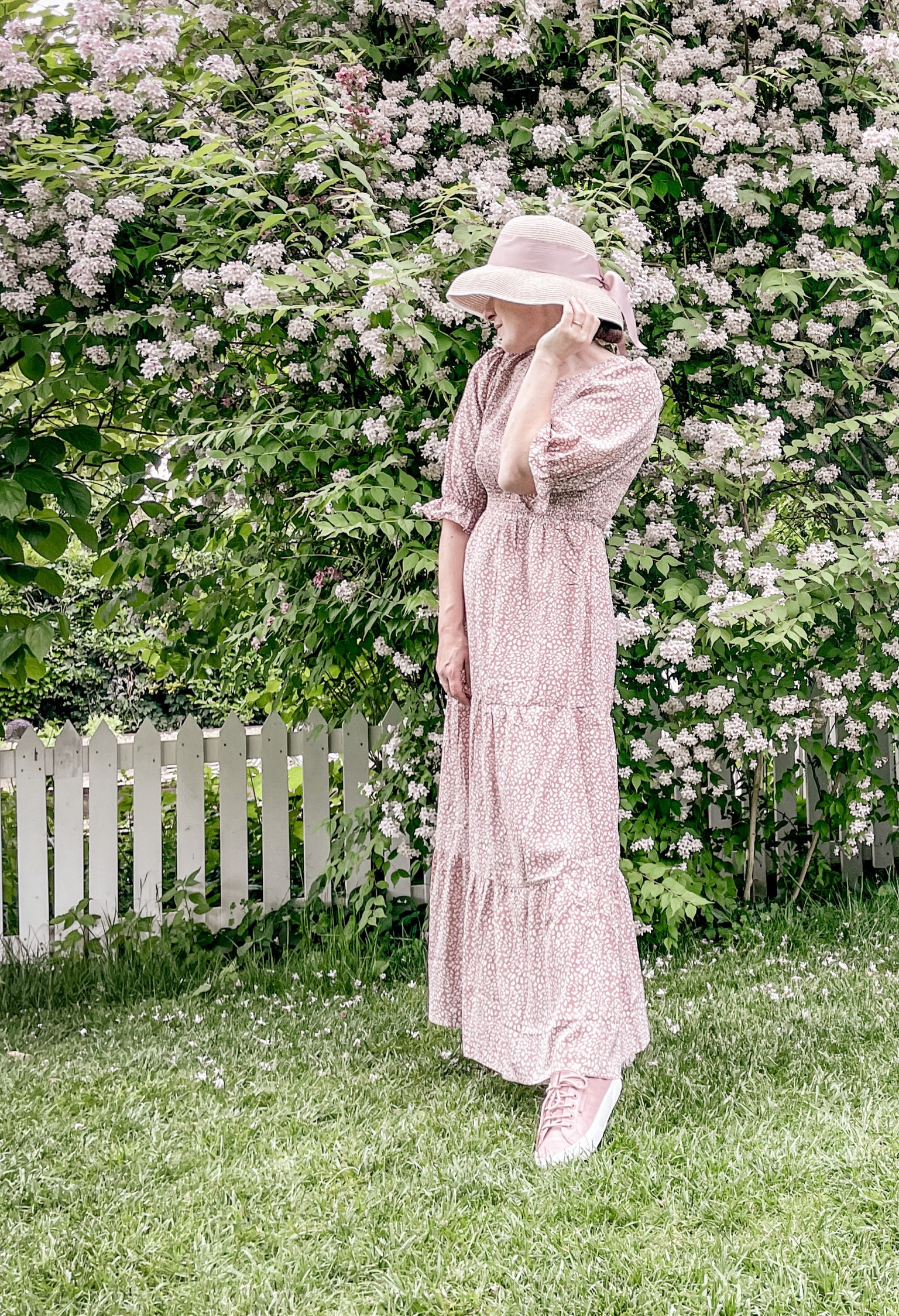 Romantic pink and flower dress with the perfect hat. Available also in other 7 colors  
 Vestito rosa, romantico lungo morbido e a fiori da abbinare con scarpe e cappello tono su tono. Disponibile anche in altri 7 colori

#LTKstyletip #LTKSeasonal #LTKeurope