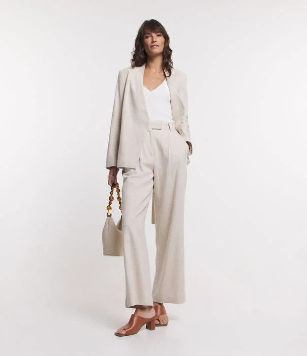 Calça Wide Leg em Linho com Pregas e Bolsos Faca Crú | Renner (BR)
