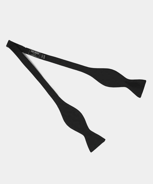 Italian Silk Bowtie in Black | Todd Snyder
