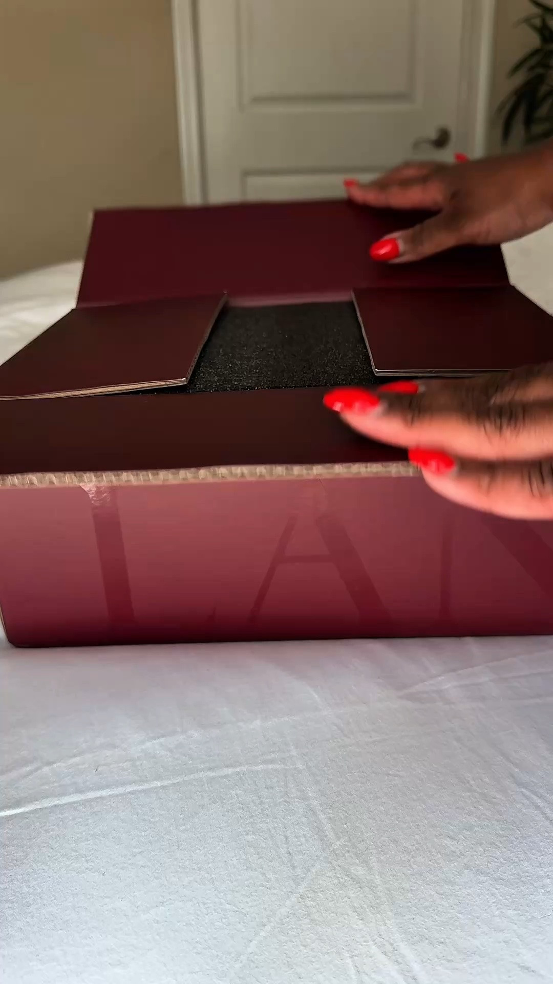 Gifted by Lancôme 🍒✨ Unboxing the new La Vie Est Belle Very Cherry. Juicy black cherry, violet leaf, warm oud and vanilla… she is rich, warm and so pretty.

#LTKBeauty #LTKWedding #LTKSeasonal