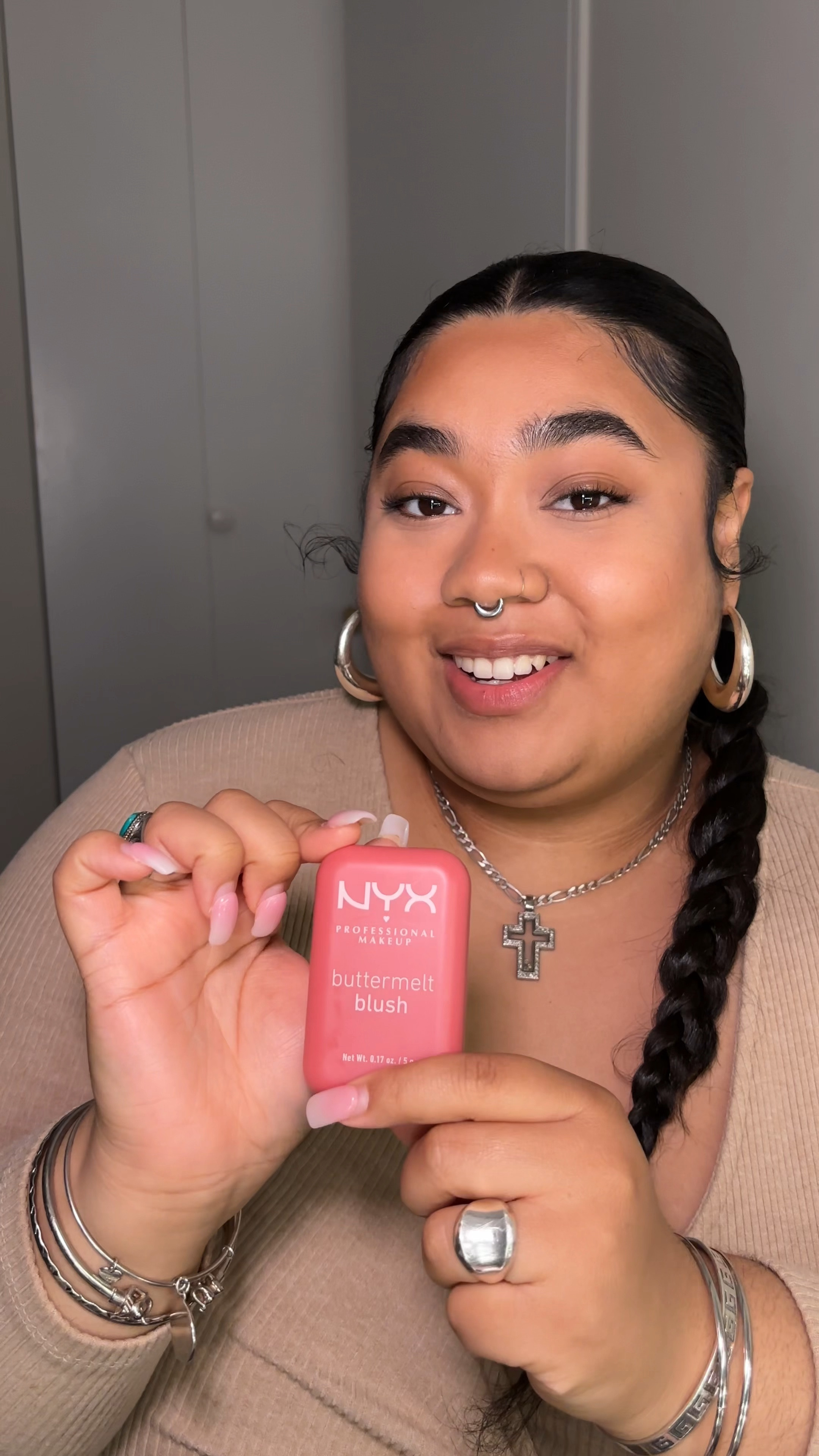 This nyx butter melt blush is everythinggggg 

#LTKVideo #LTKBeauty #LTKPlusSize