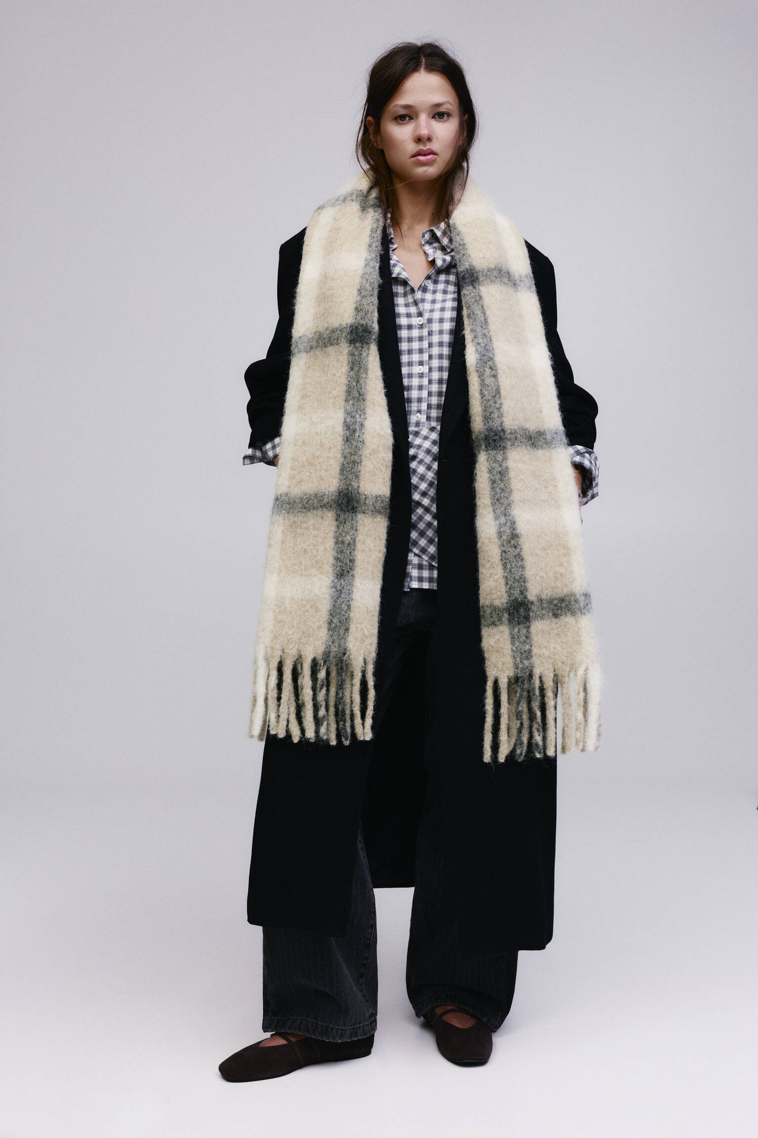 Soft touch check scarf - pull&bear | PULL and BEAR UK