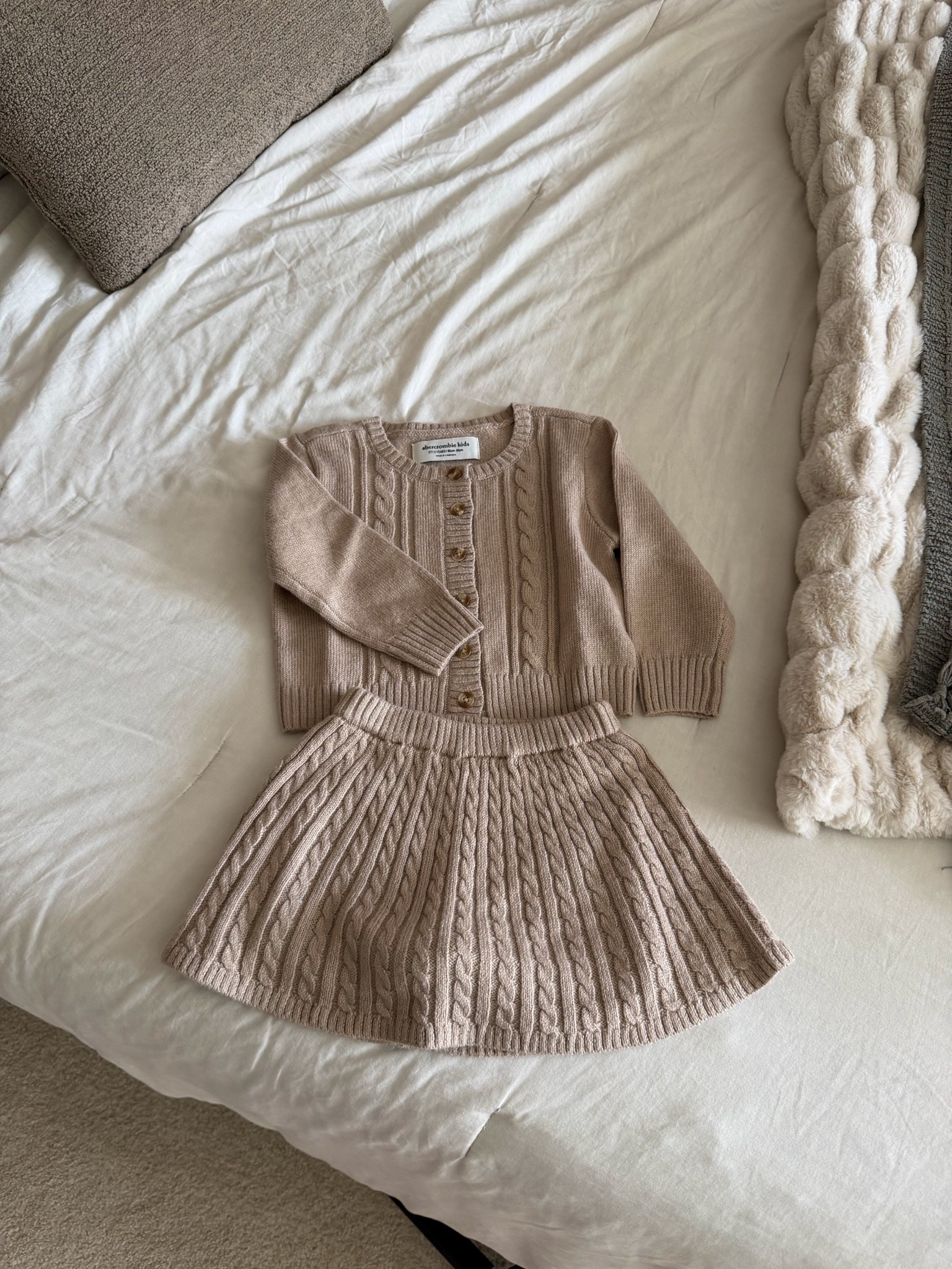 Baby girl & toddler girl fall outfits! And it’s all 40% off today!!! @abercrombie  

The best part about this fall haul as it comes in baby and toddlers so you can have a little mix and match moment with your kids!

#sponsored (gifted) ￼

#LTKKids #LTKBaby #LTKmomlife
Family photos, Thanksgiving, Christmas card